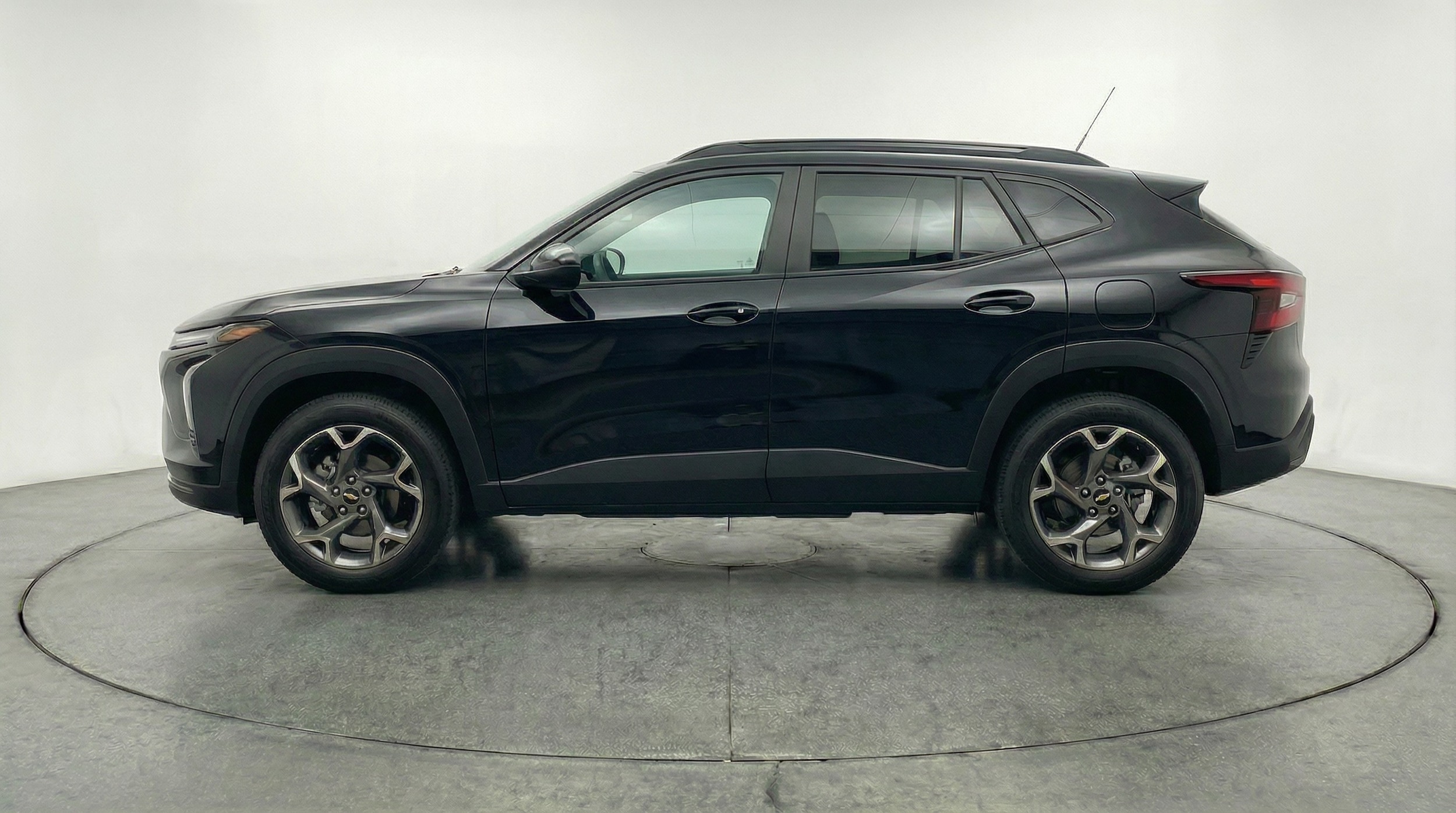 Thumbnail: 2025 Chevrolet Trax - 4