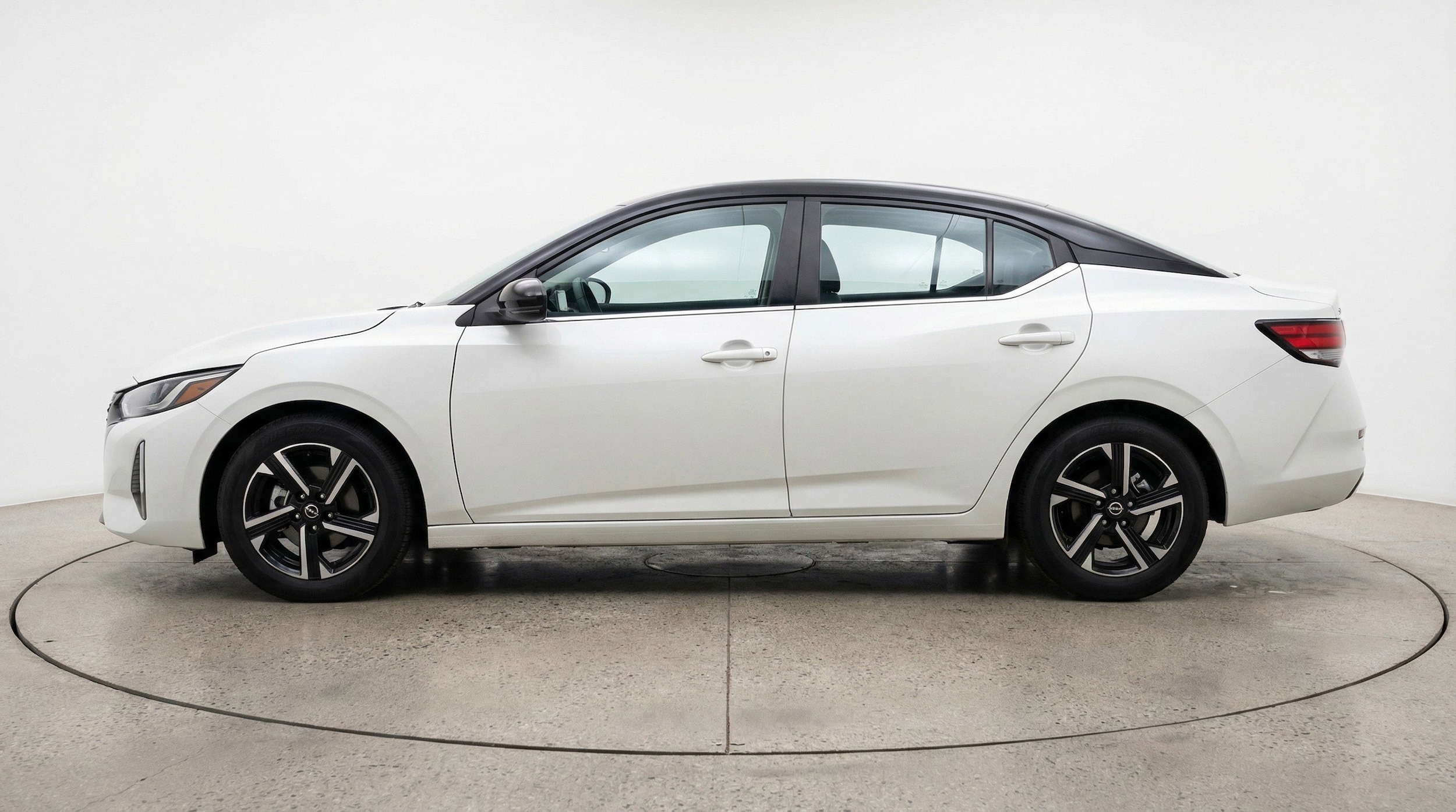 Thumbnail: 2025 Nissan Sentra - 5