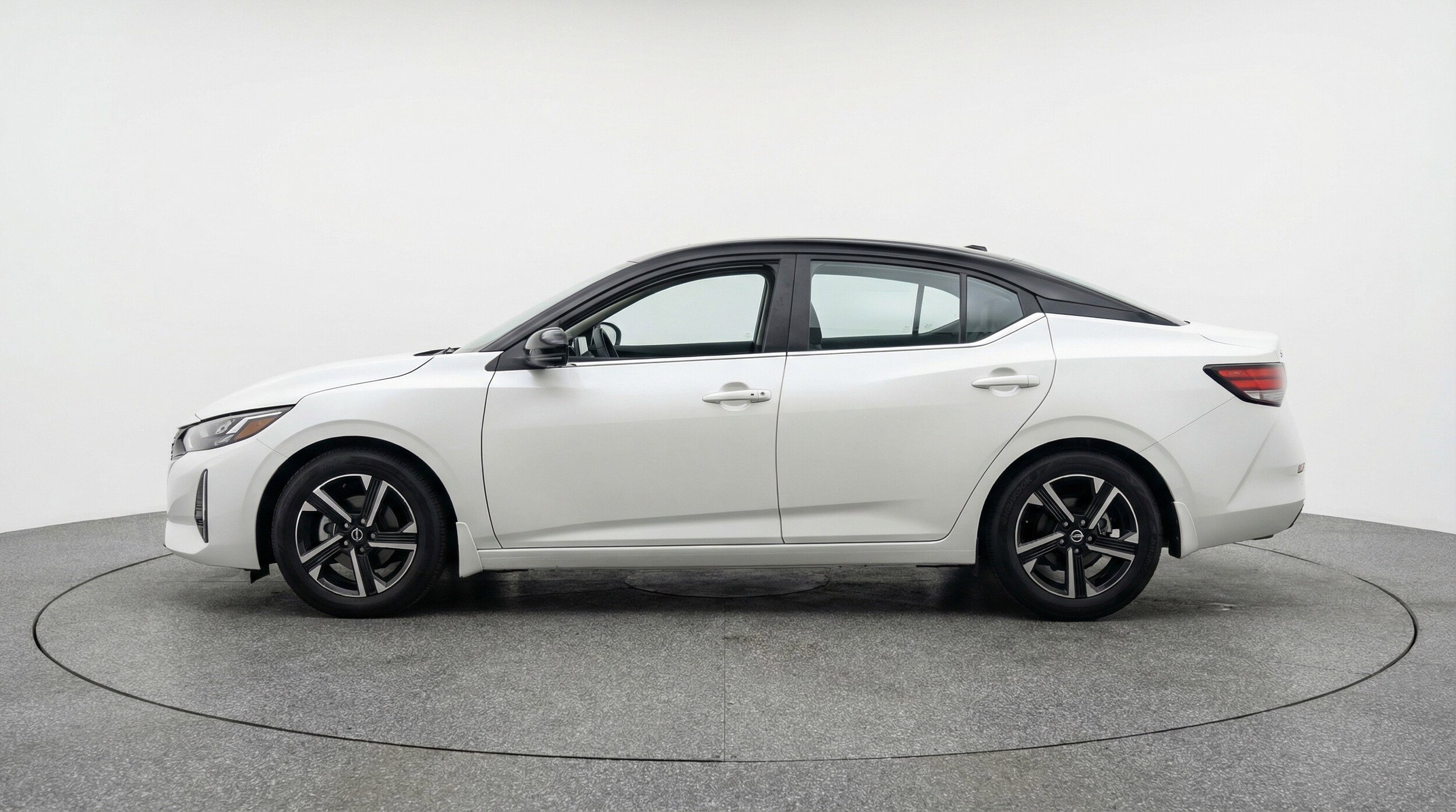 Thumbnail: 2025 Nissan Sentra - 5