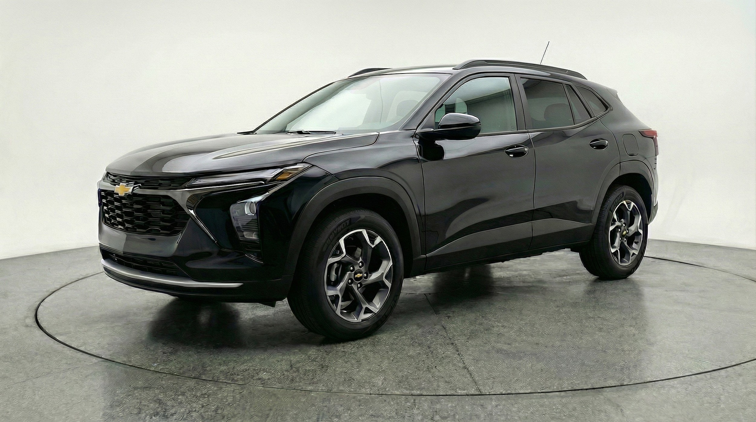 Thumbnail: 2025 Chevrolet Trax - 3