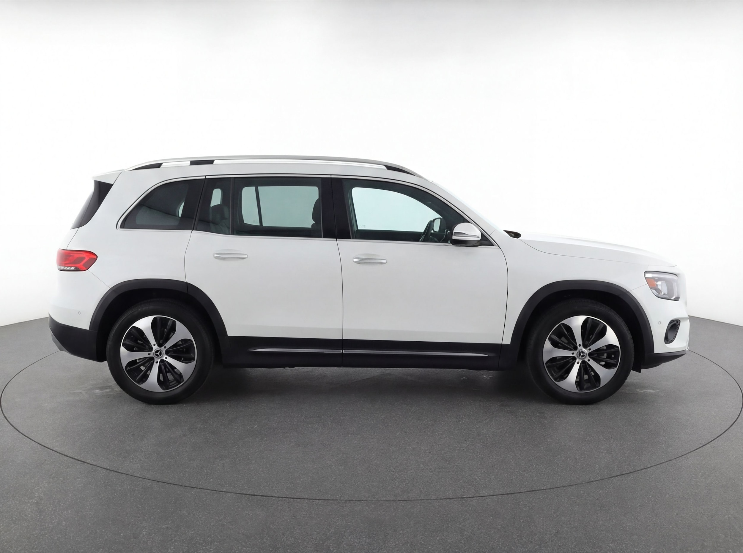 Thumbnail: 2025 Mercedes-Benz GLB - 8