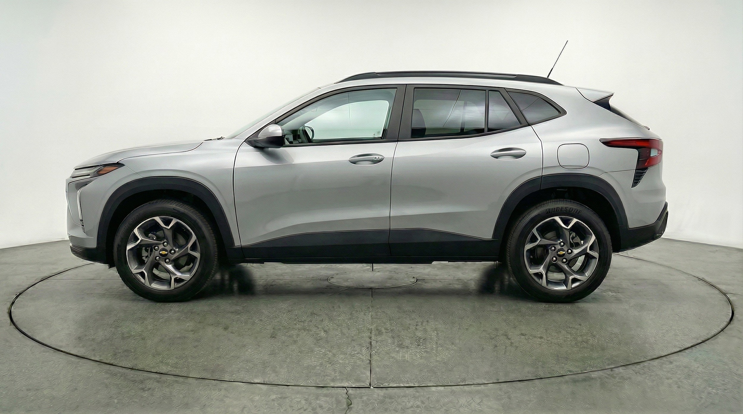 Thumbnail: 2025 Chevrolet Trax - 5