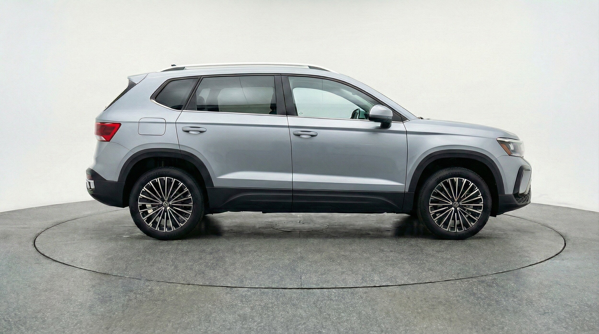 Thumbnail: 2025 Volkswagen Taos - 11