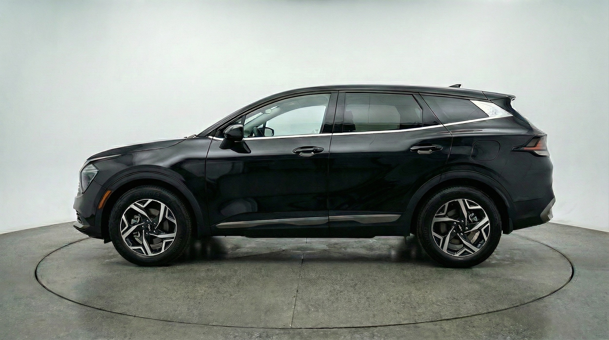 Thumbnail: 2025 Kia Sportage - 4