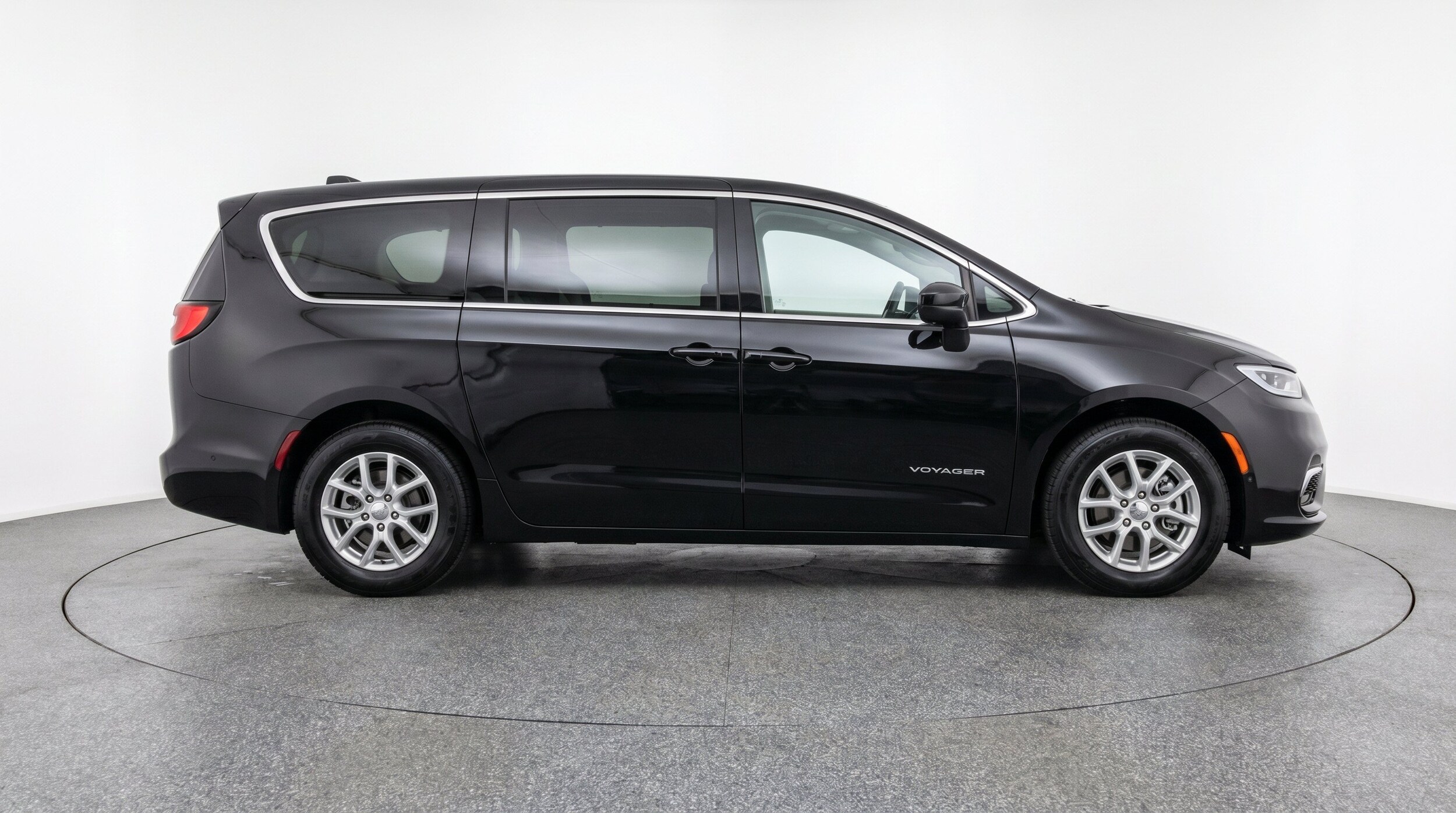 Thumbnail: 2024 Chrysler Voyager - 11