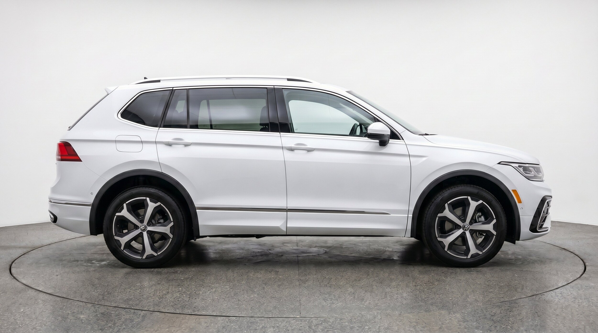 Thumbnail: 2026 Volkswagen Tiguan - 11