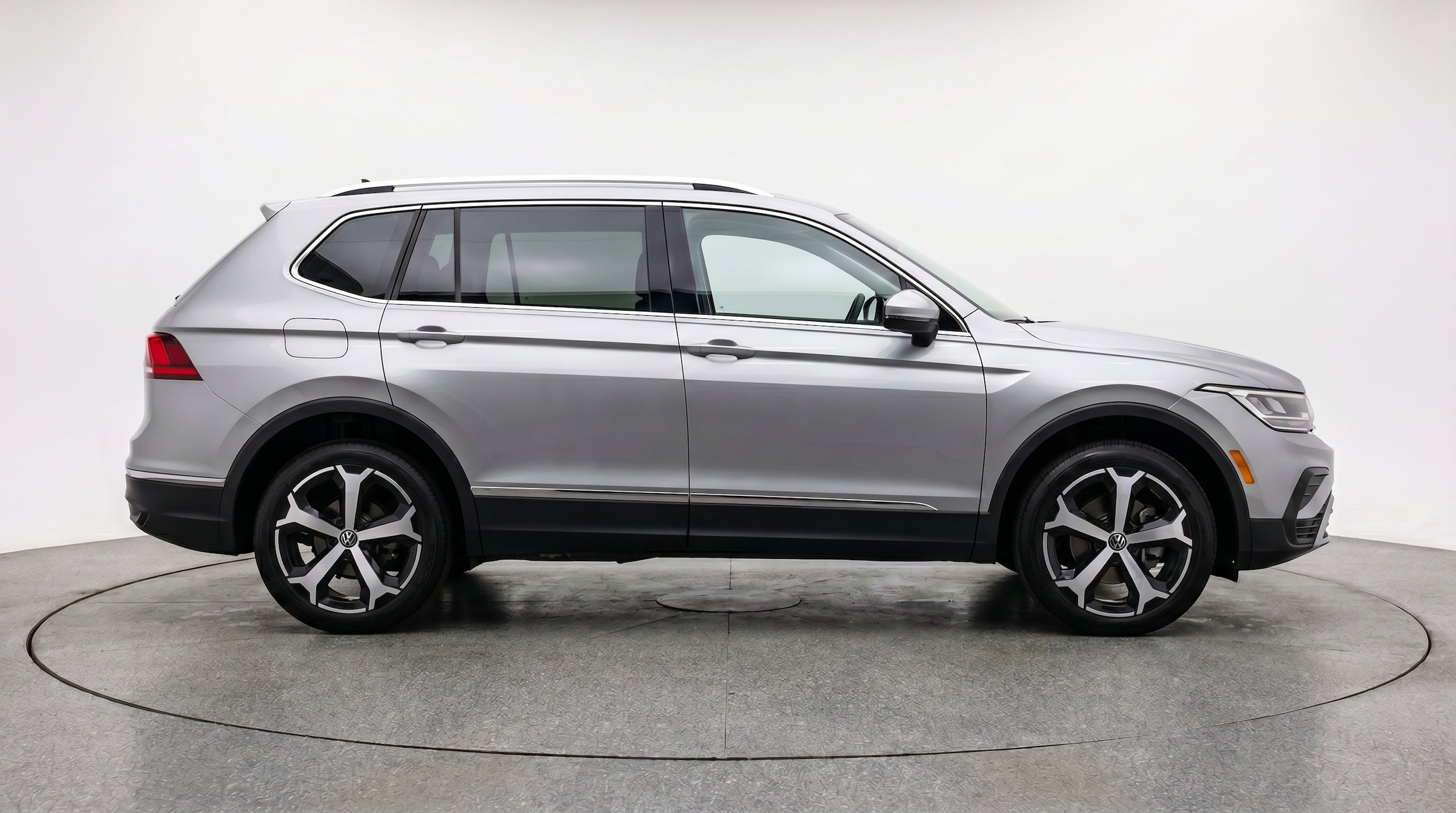 Thumbnail: 2026 Volkswagen Tiguan - 11