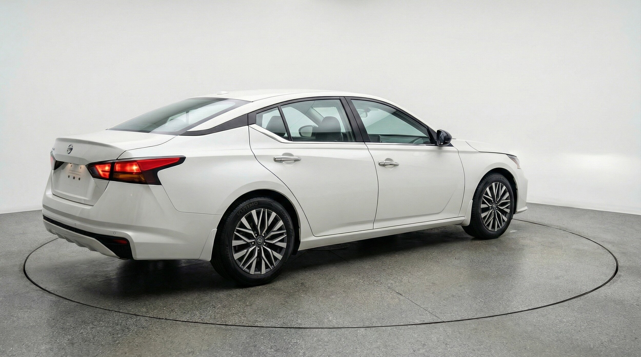 Thumbnail: 2025 Nissan Altima - 9