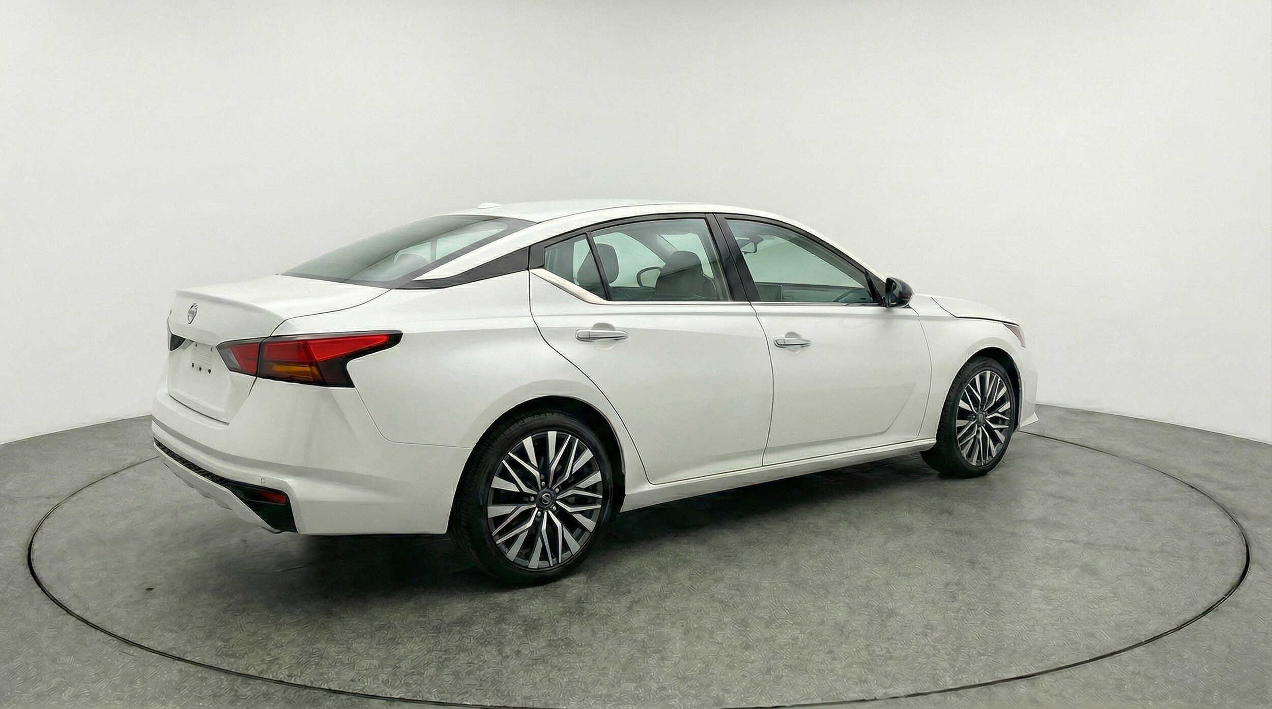 Thumbnail: 2025 Nissan Altima - 9