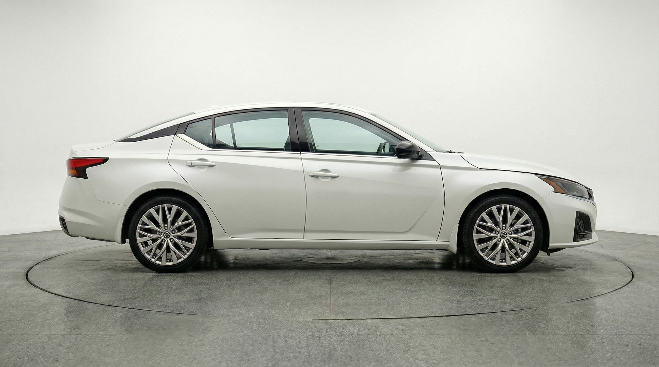 Thumbnail: 2025 Nissan Altima - 4