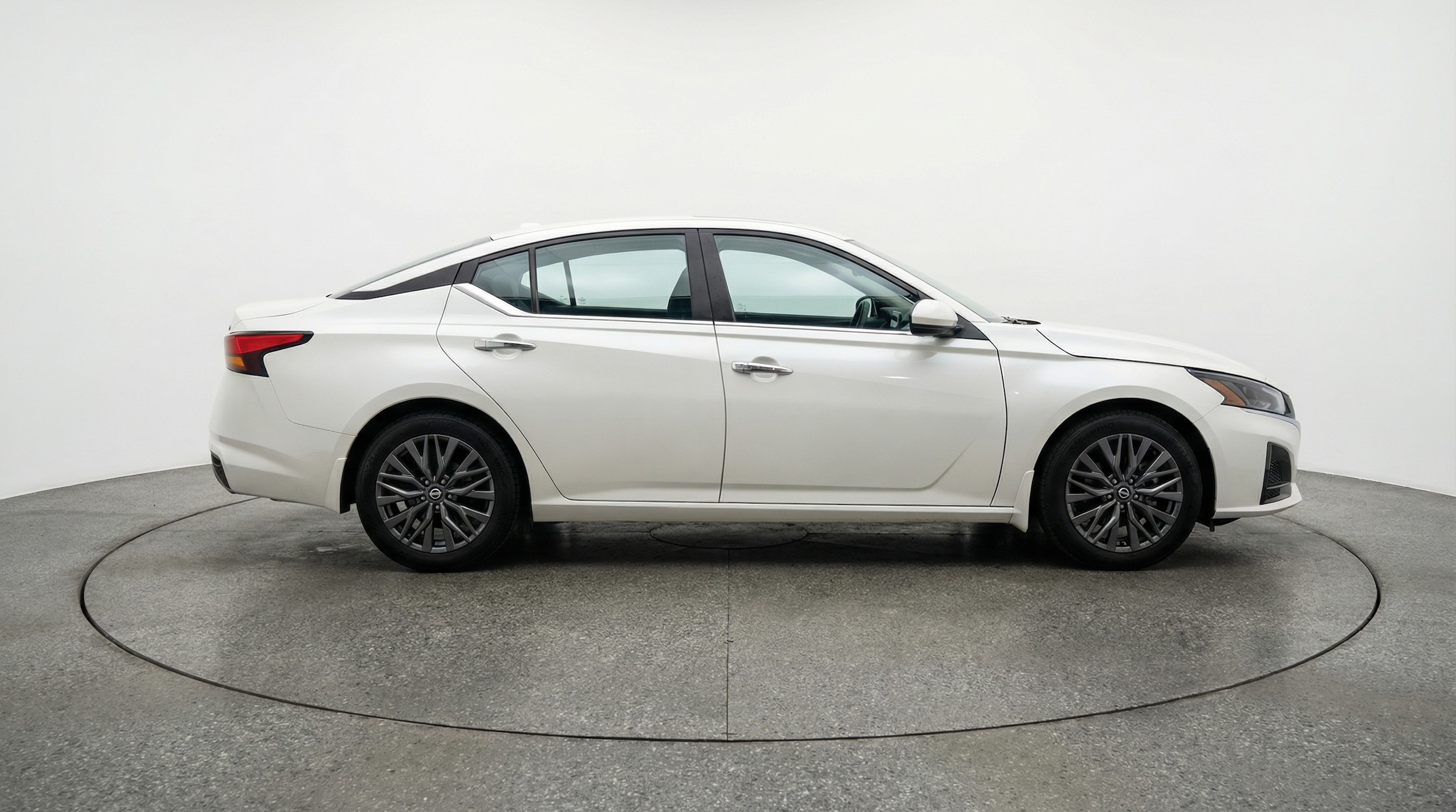 Thumbnail: 2025 Nissan Altima - 8