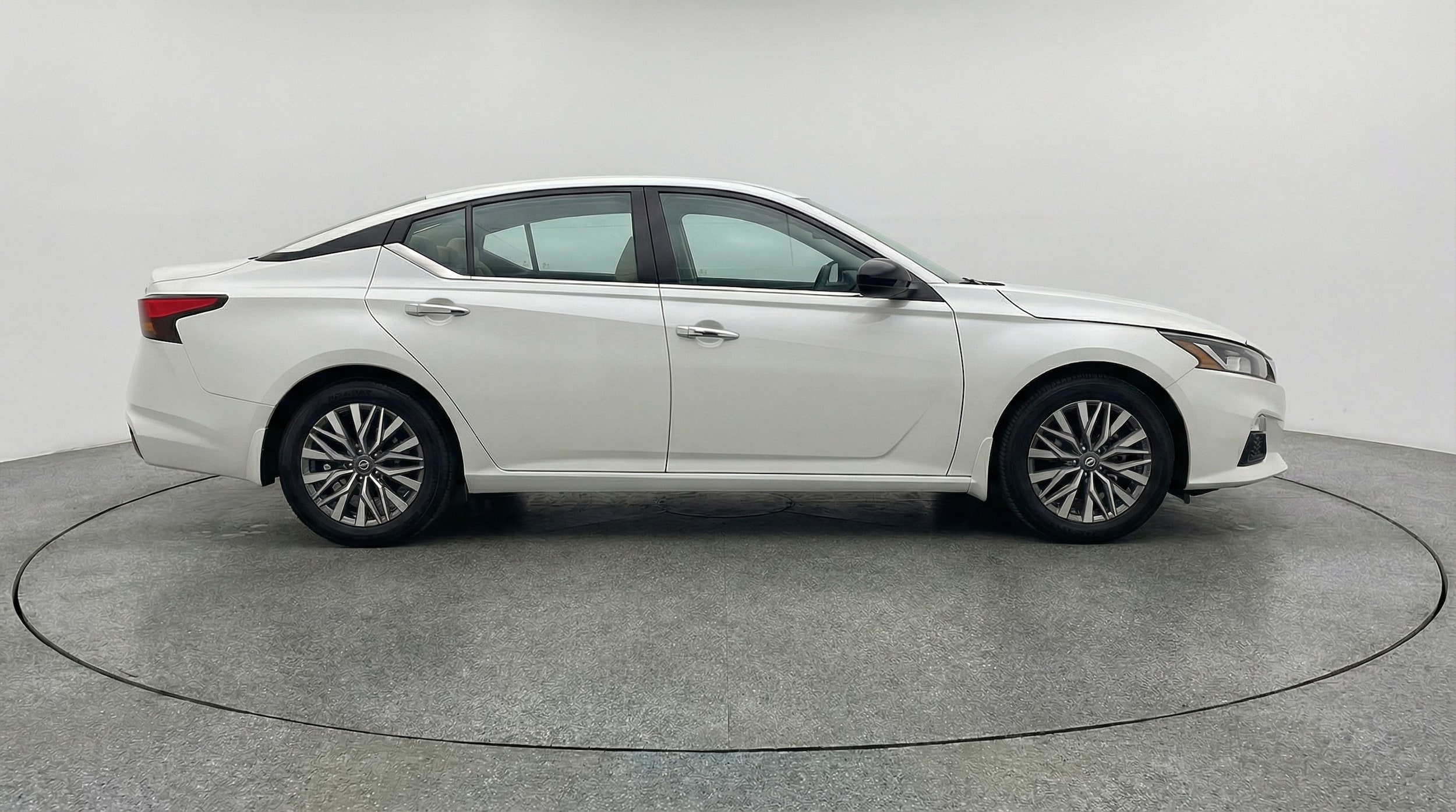 Thumbnail: 2025 Nissan Altima - 8