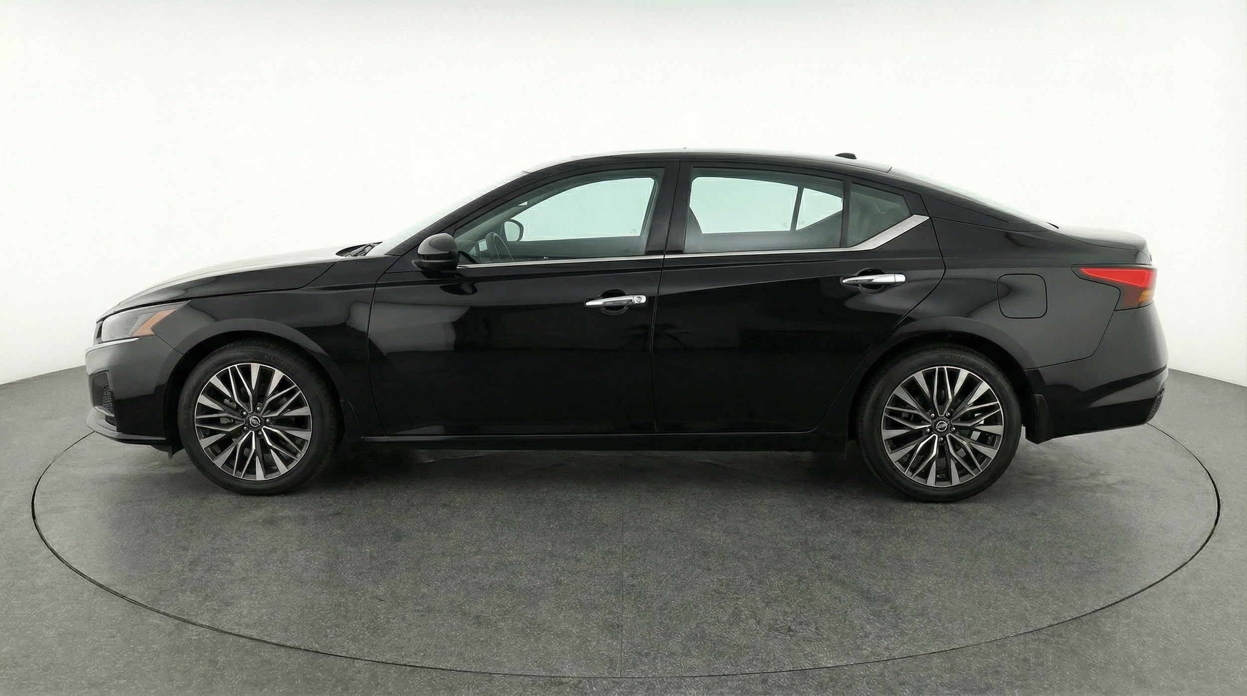 Thumbnail: 2025 Nissan Altima - 4