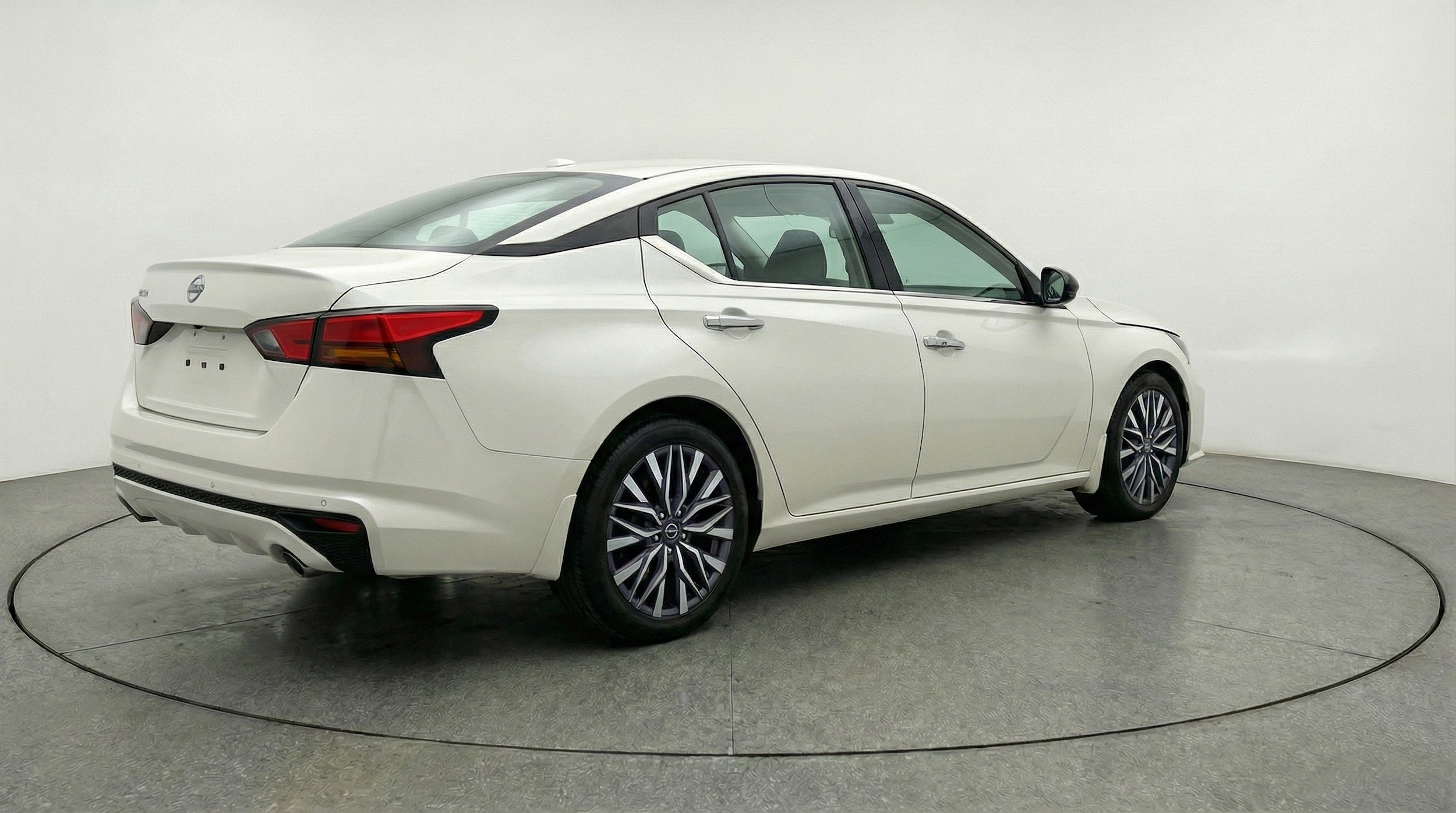 Thumbnail: 2025 Nissan Altima - 9