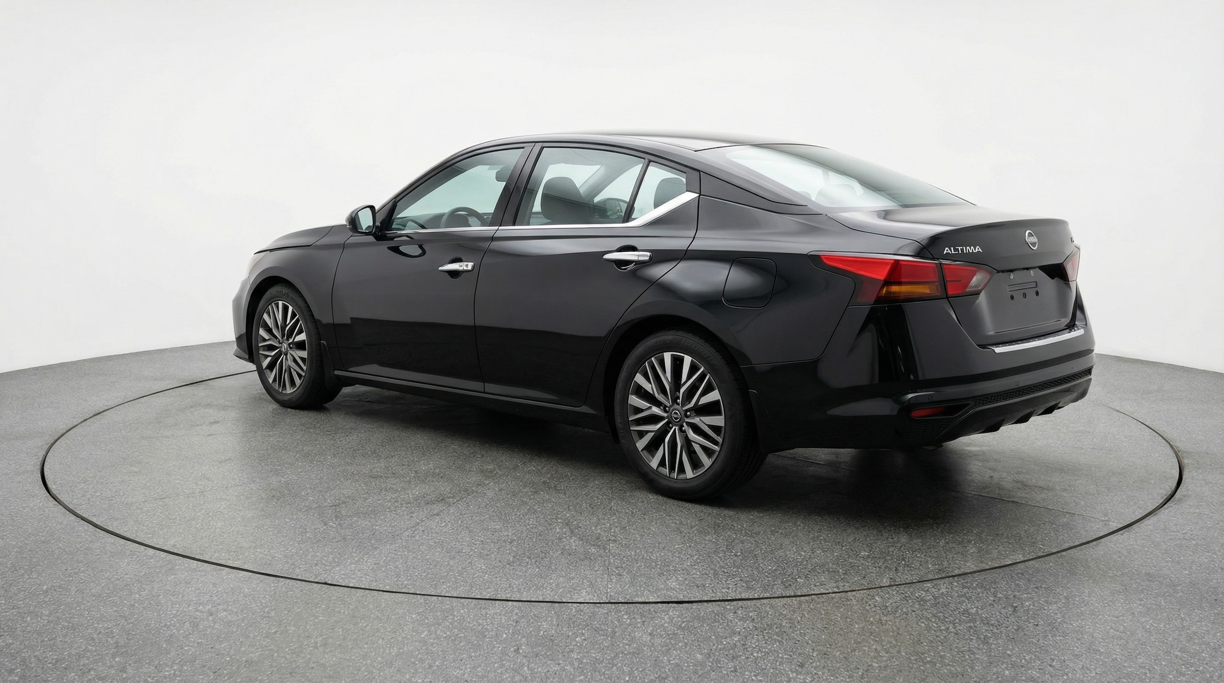 Thumbnail: 2025 Nissan Altima - 5