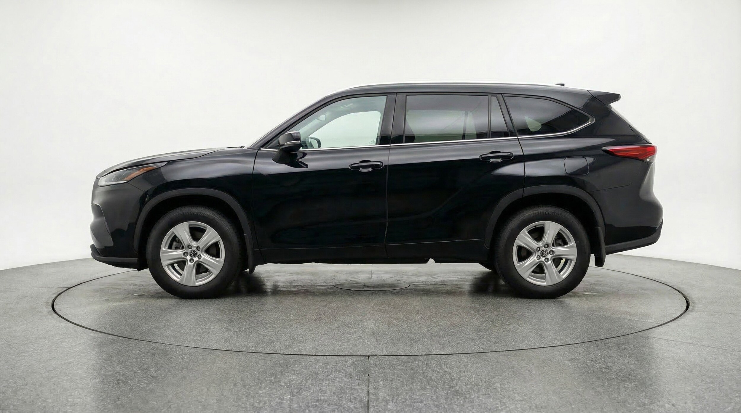 Thumbnail: 2025 Toyota Highlander - 5