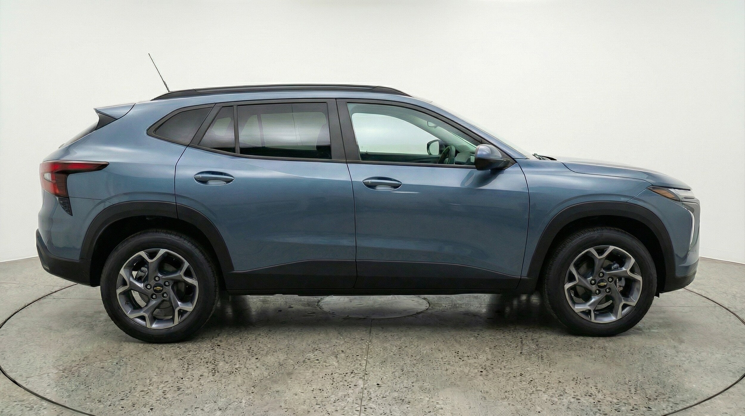 Thumbnail: 2025 Chevrolet Trax - 11