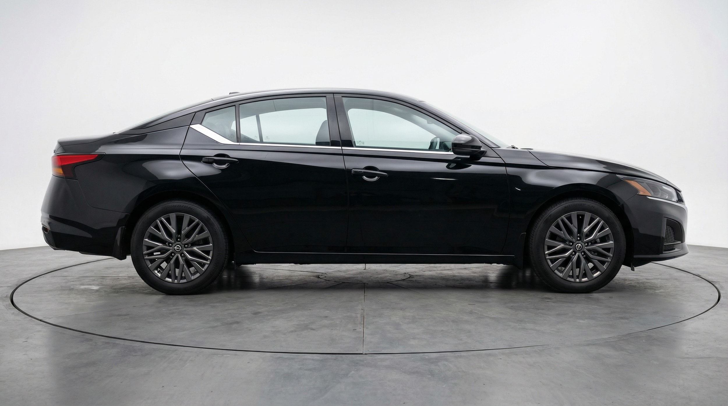 Thumbnail: 2025 Nissan Altima - 8