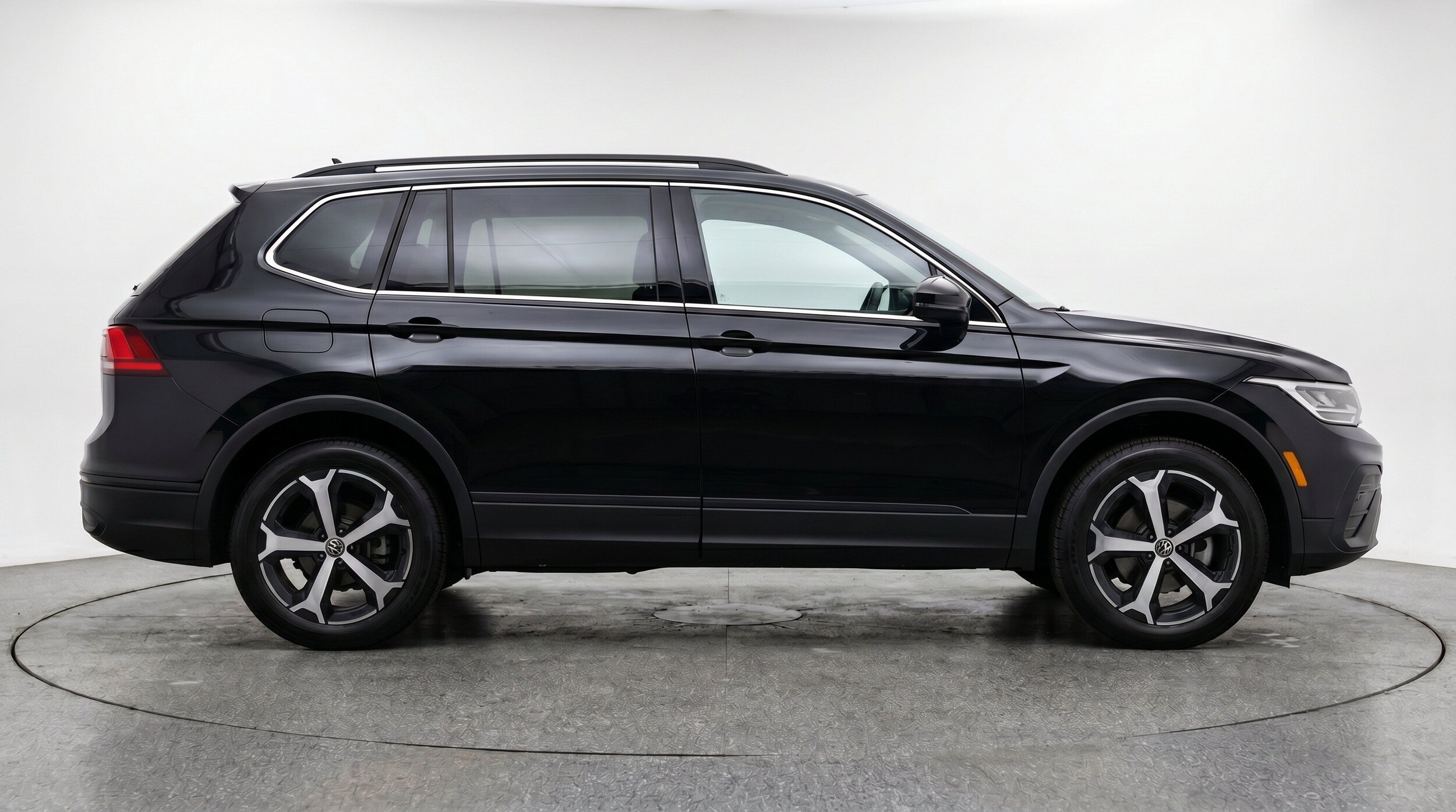 Thumbnail: 2026 Volkswagen Tiguan - 11