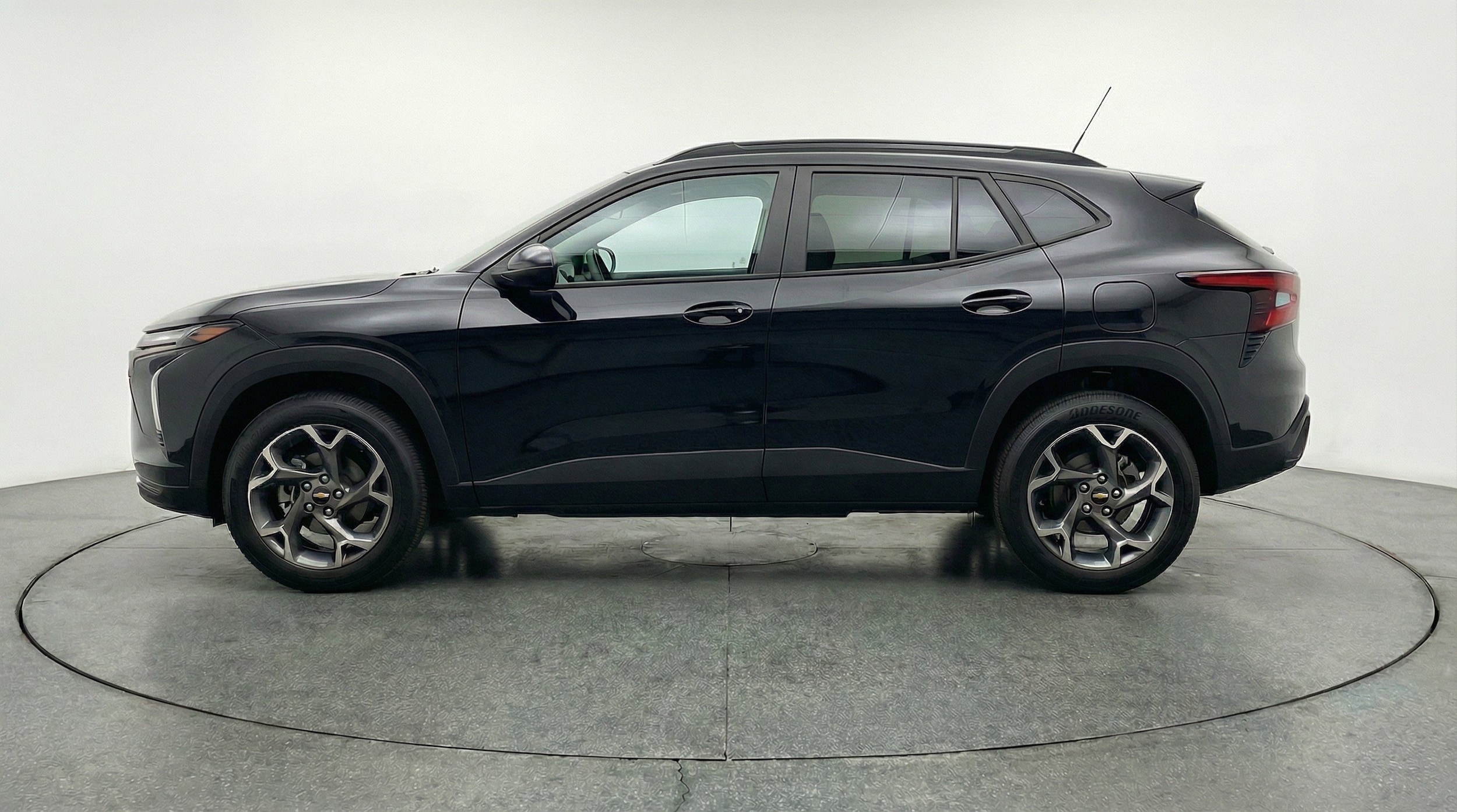 Thumbnail: 2025 Chevrolet Trax - 5