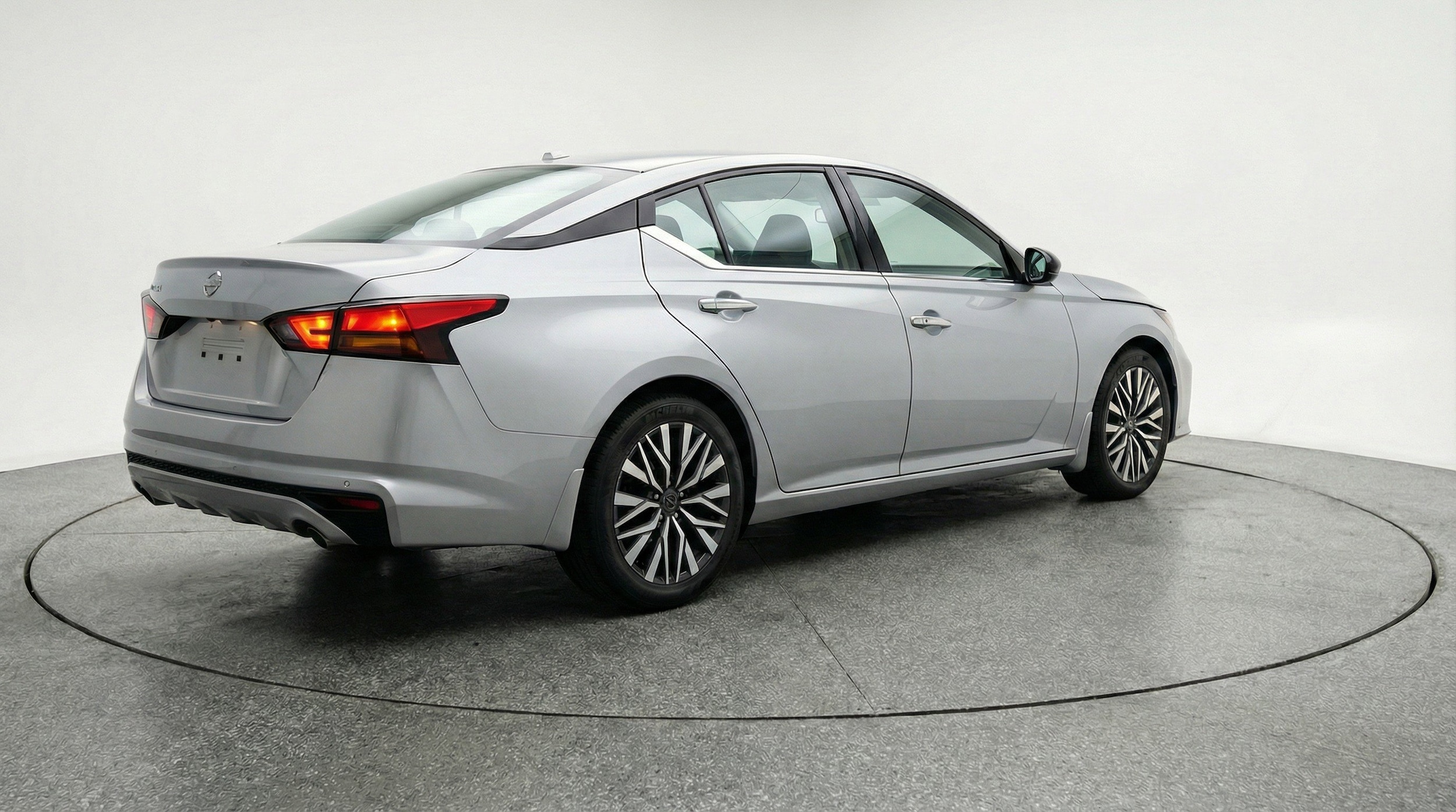 Thumbnail: 2025 Nissan Altima - 9