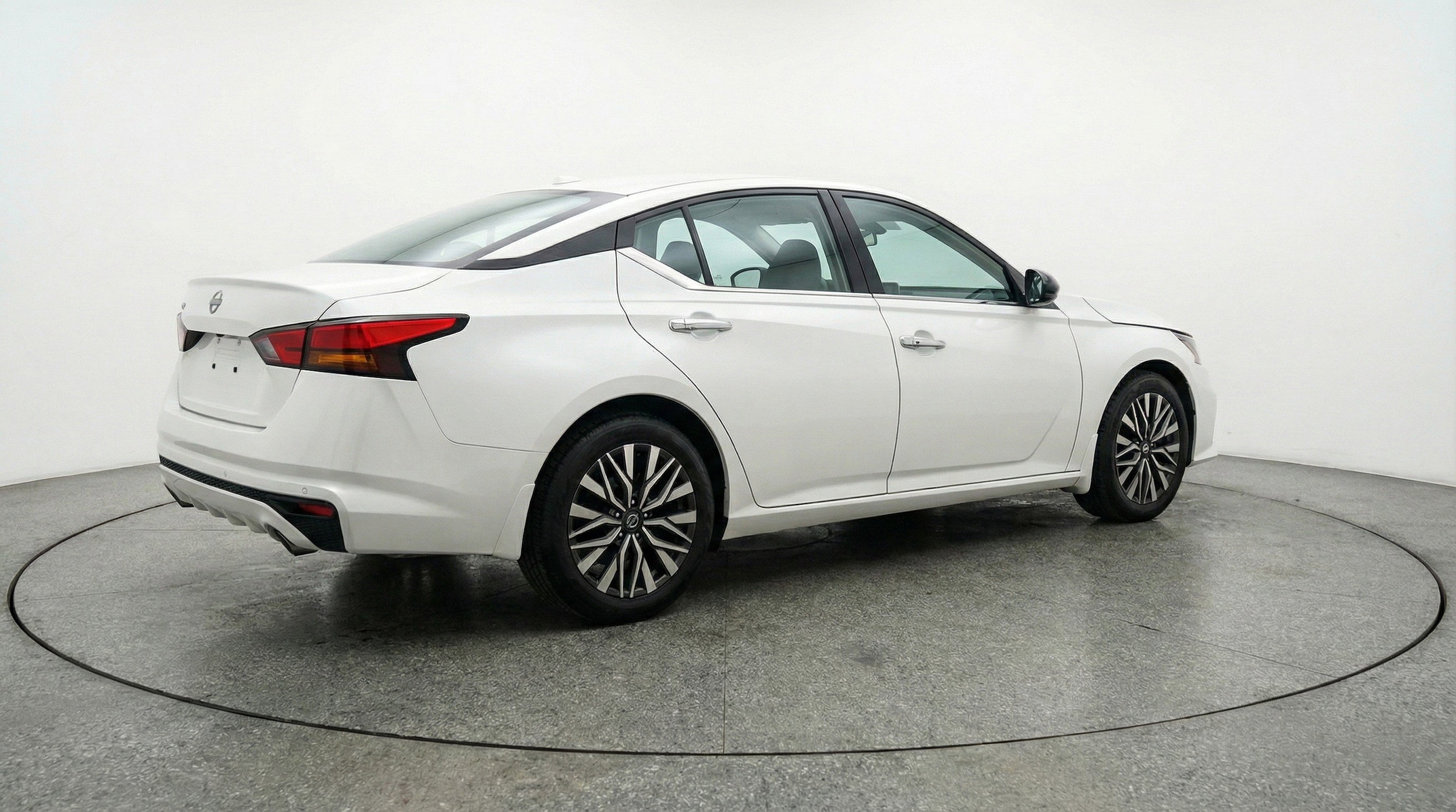 Thumbnail: 2025 Nissan Altima - 9