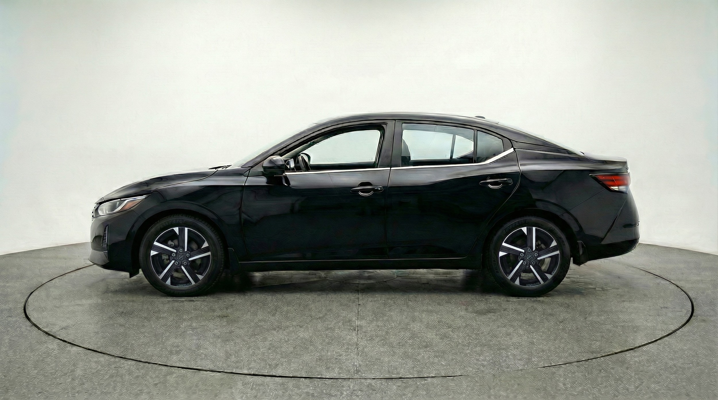 Thumbnail: 2025 Nissan Sentra - 4