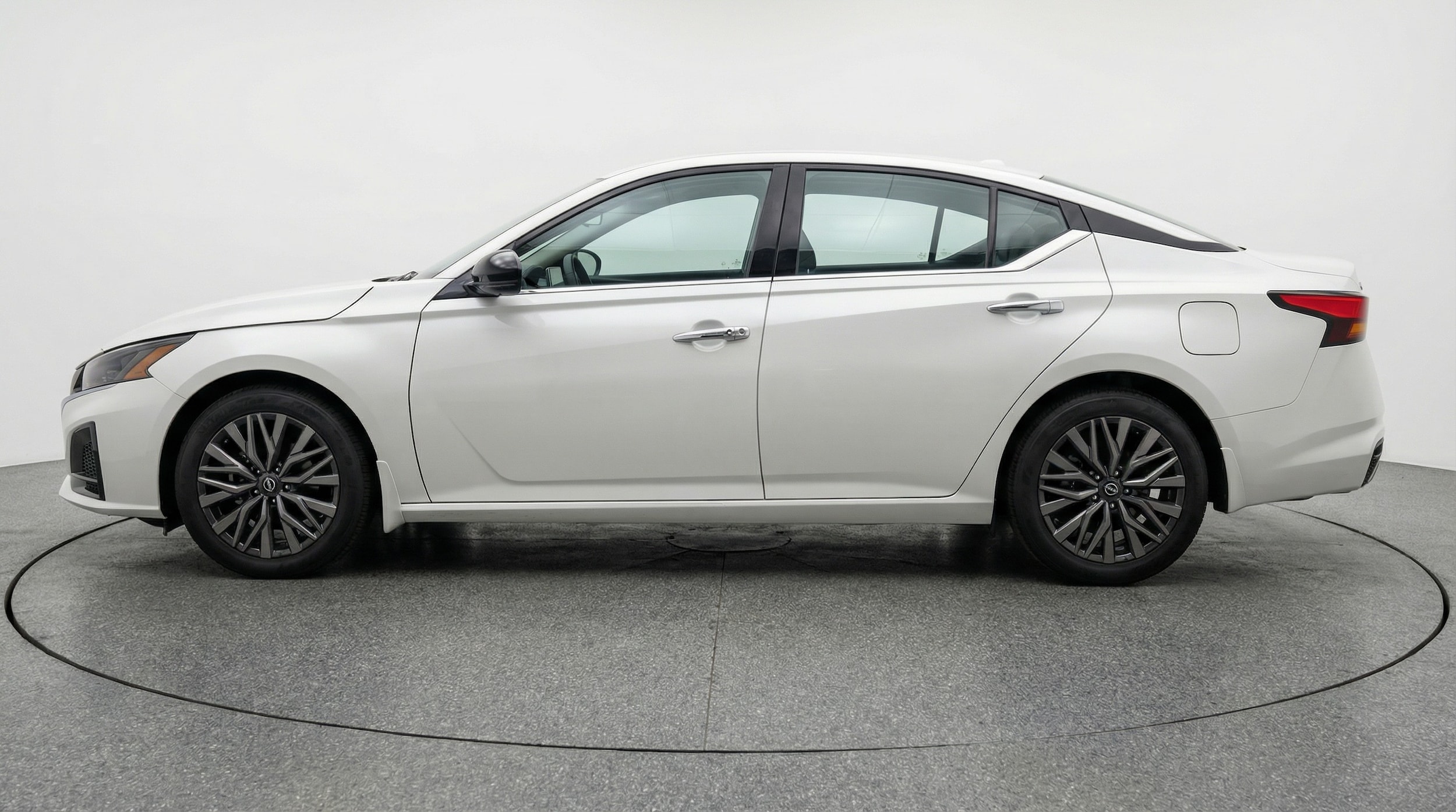 Thumbnail: 2025 Nissan Altima - 4