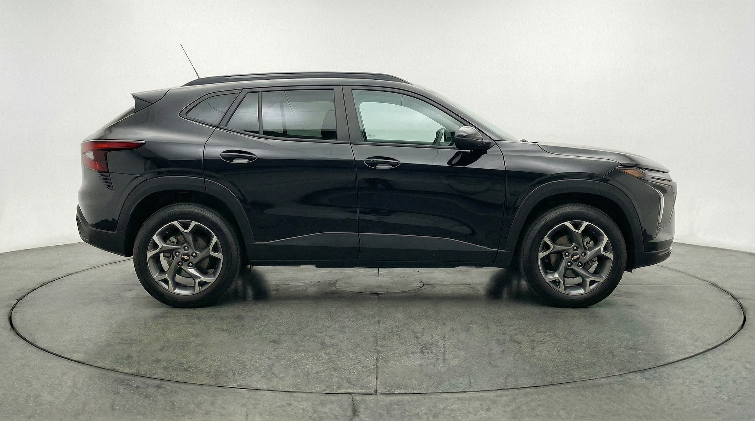 Thumbnail: 2025 Chevrolet Trax - 8