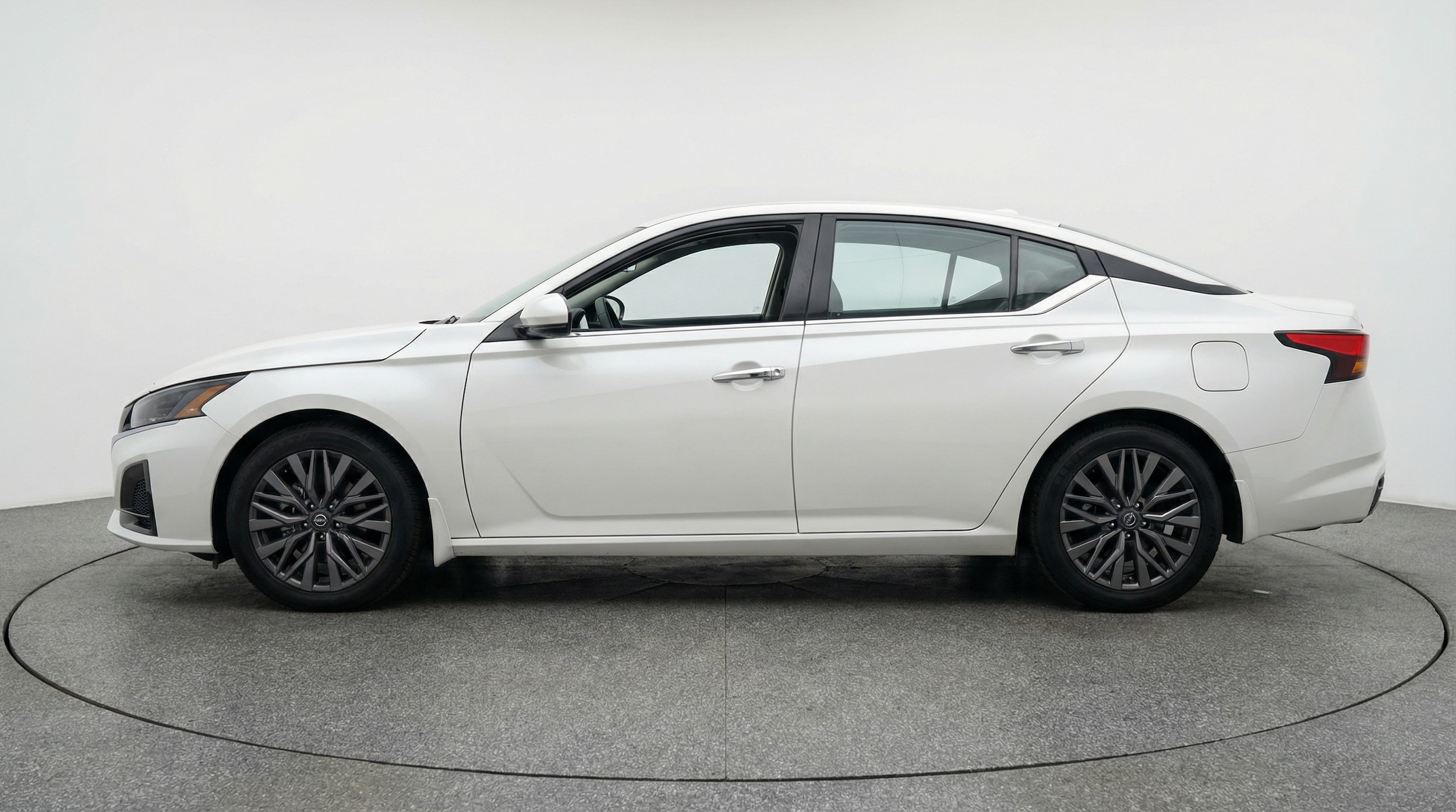 Thumbnail: 2025 Nissan Altima - 4