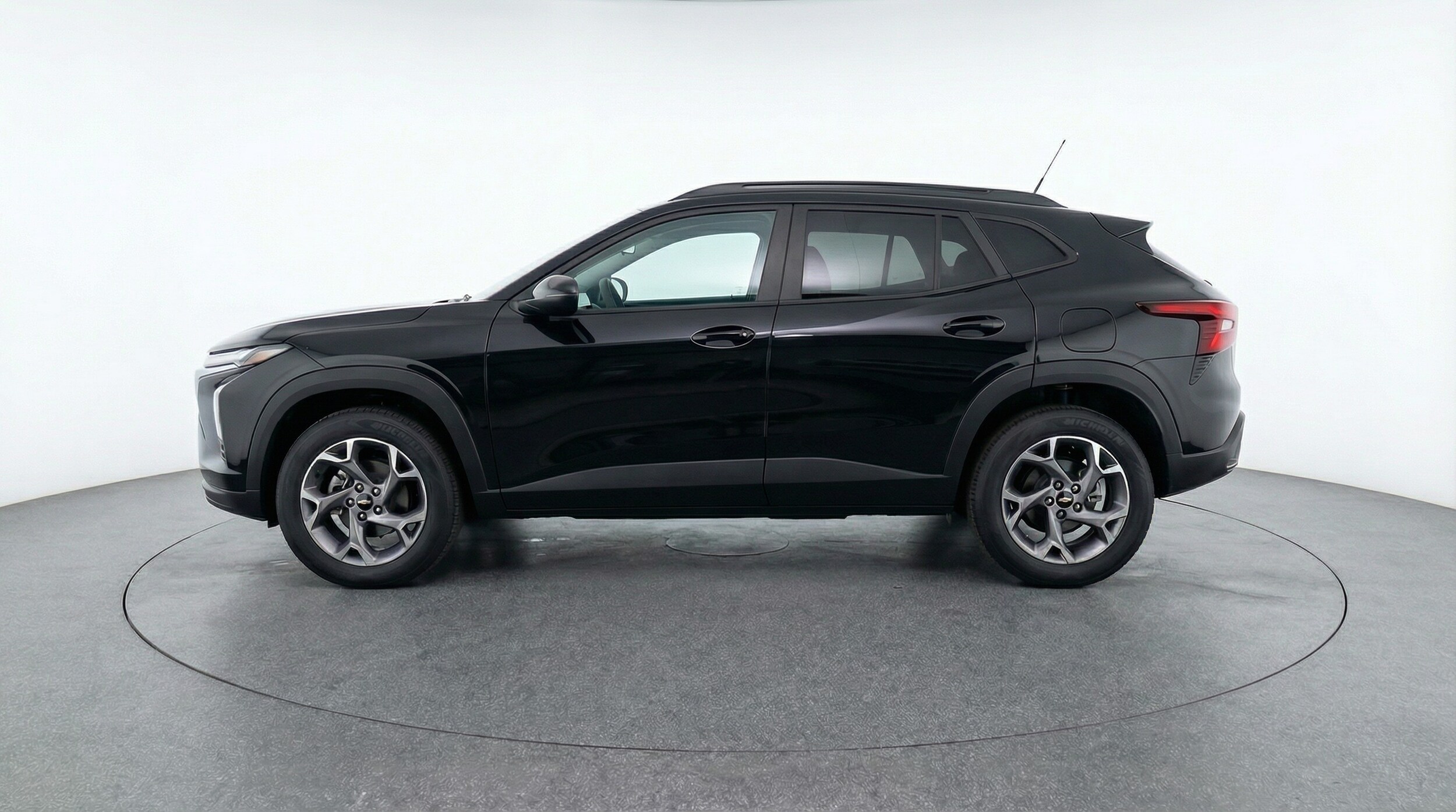 Thumbnail: 2025 Chevrolet Trax - 4