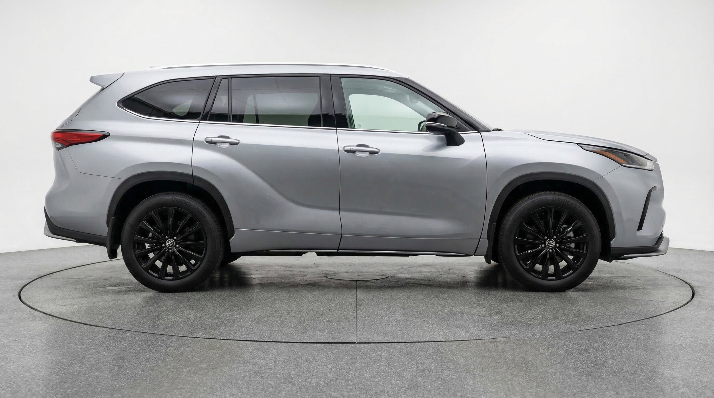 Thumbnail: 2025 Toyota Highlander - 11