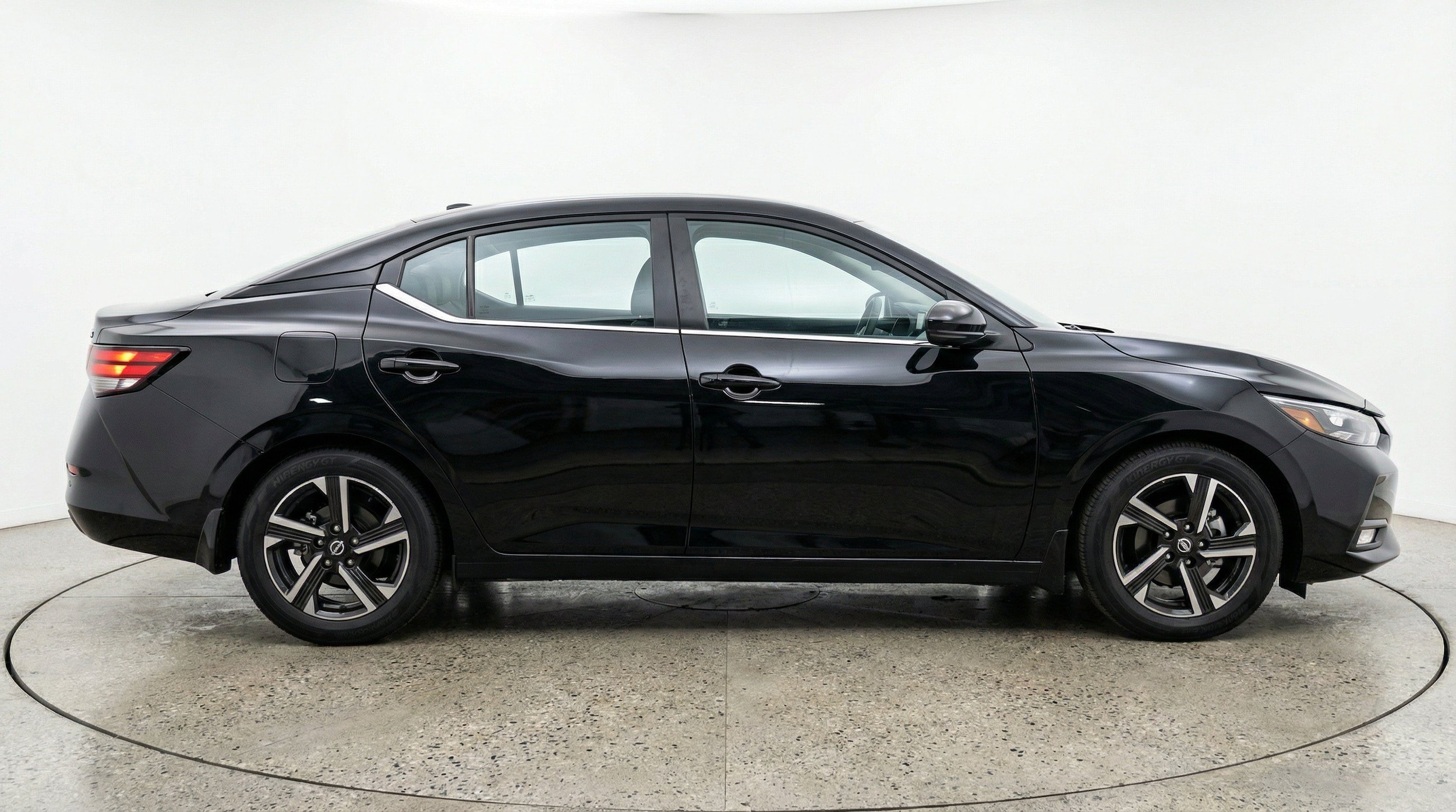 Thumbnail: 2025 Nissan Sentra - 11
