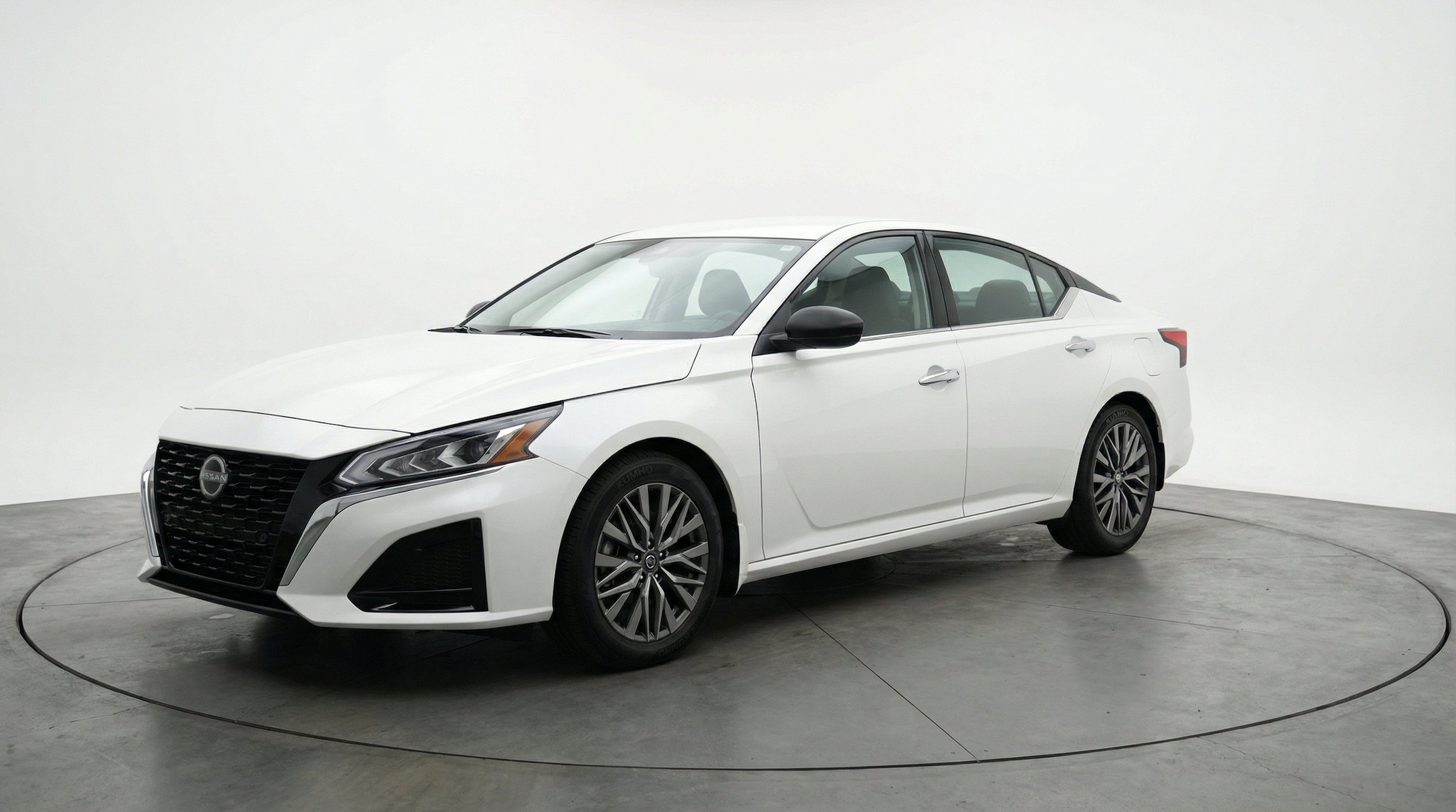 Thumbnail: 2025 Nissan Altima - 3