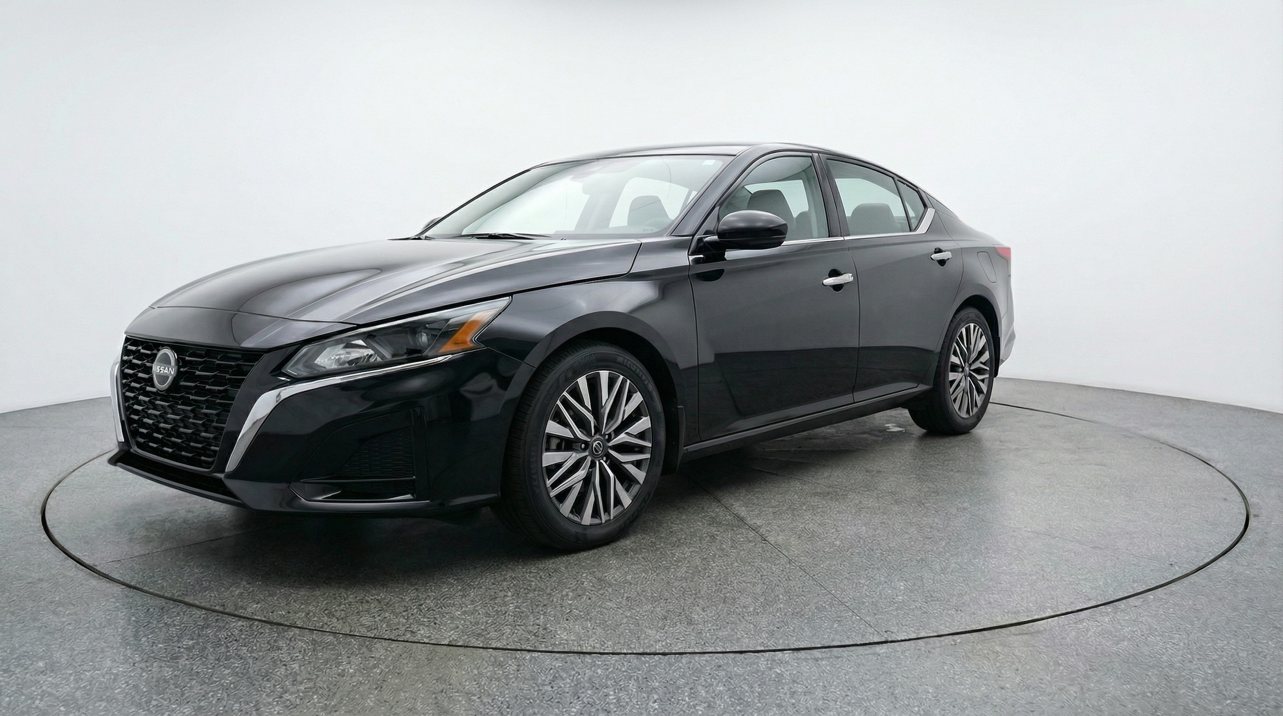 Thumbnail: 2025 Nissan Altima - 3