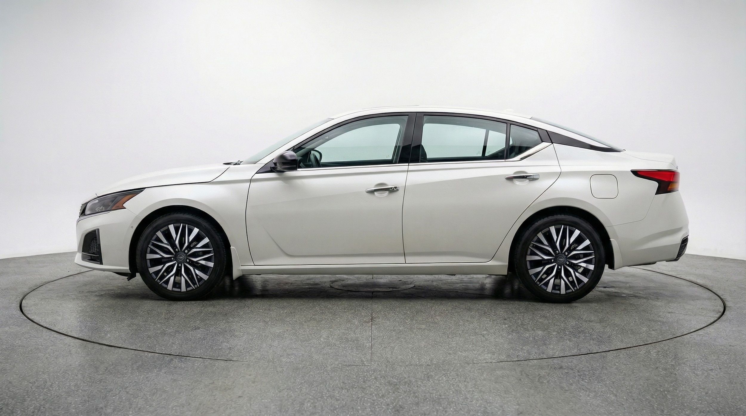 Thumbnail: 2025 Nissan Altima - 4