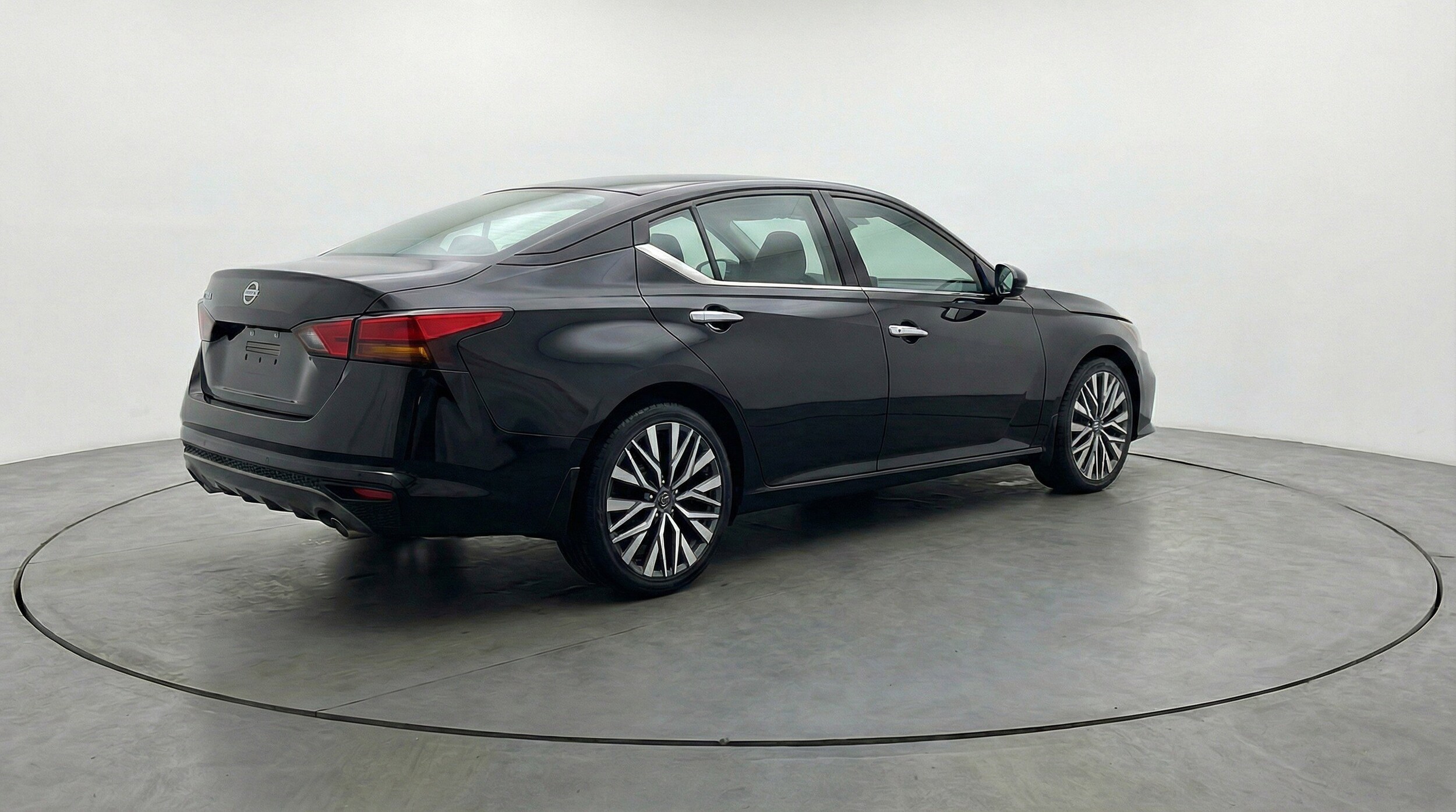 Thumbnail: 2025 Nissan Altima - 9