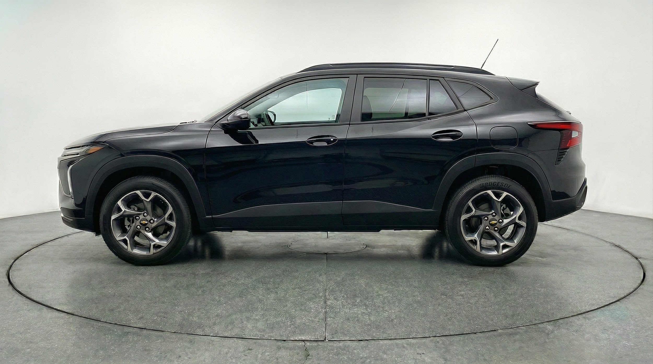 Thumbnail: 2025 Chevrolet Trax - 4