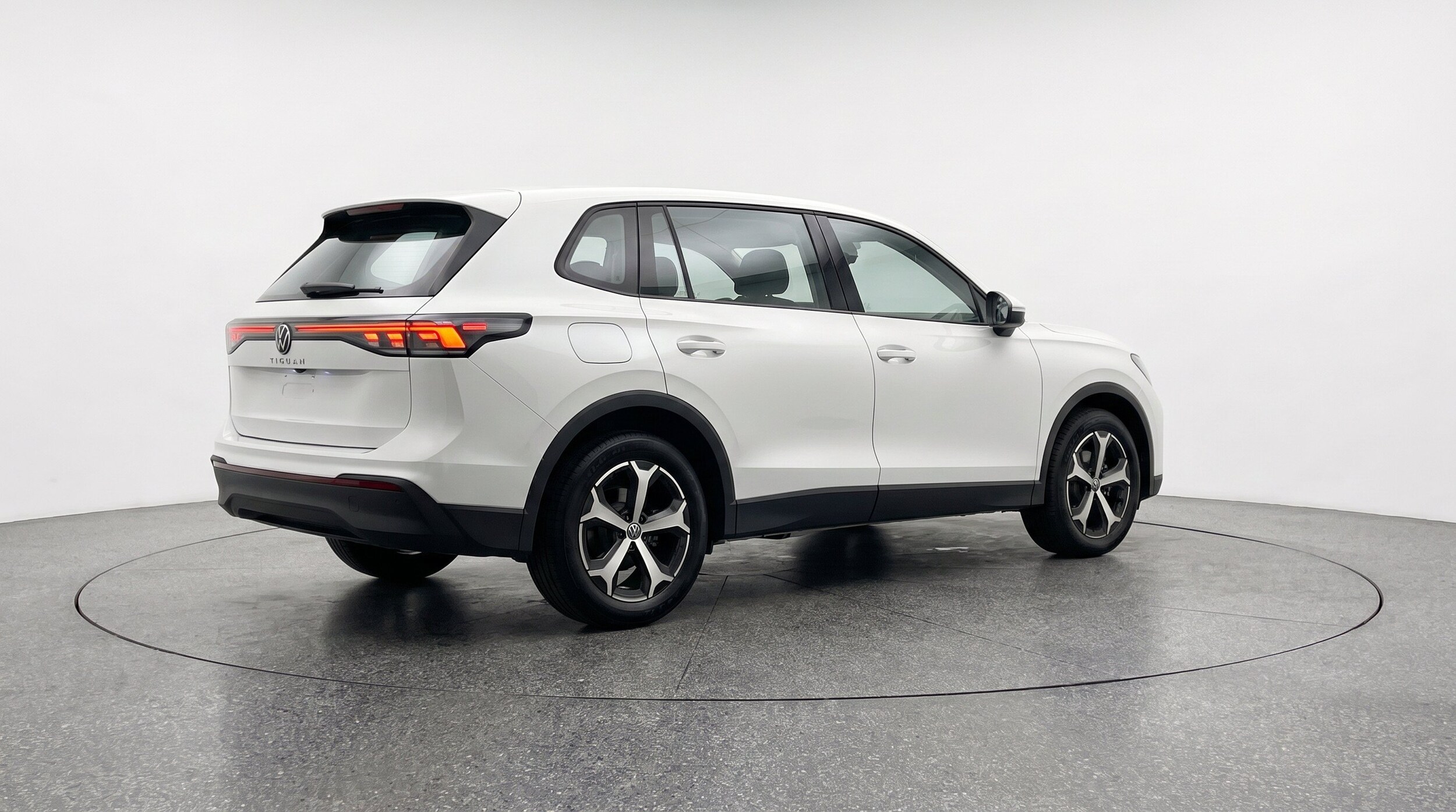 Thumbnail: 2026 Volkswagen Tiguan - 9