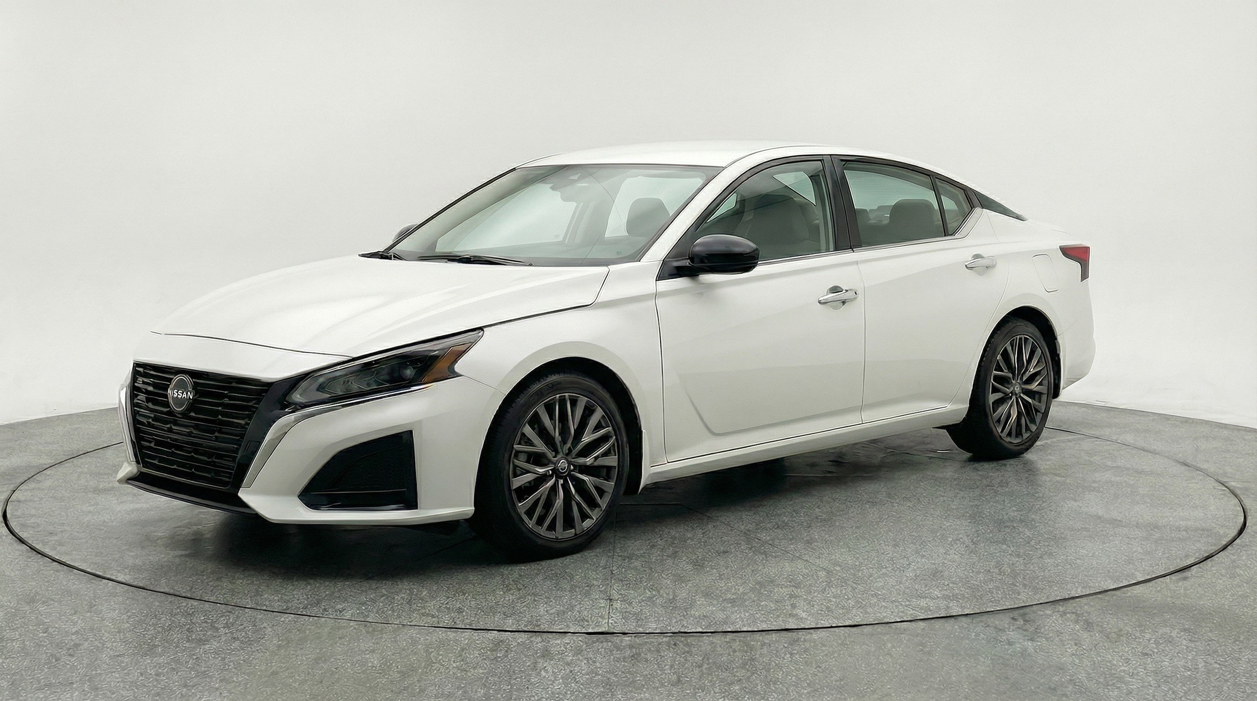 Thumbnail: 2025 Nissan Altima - 3