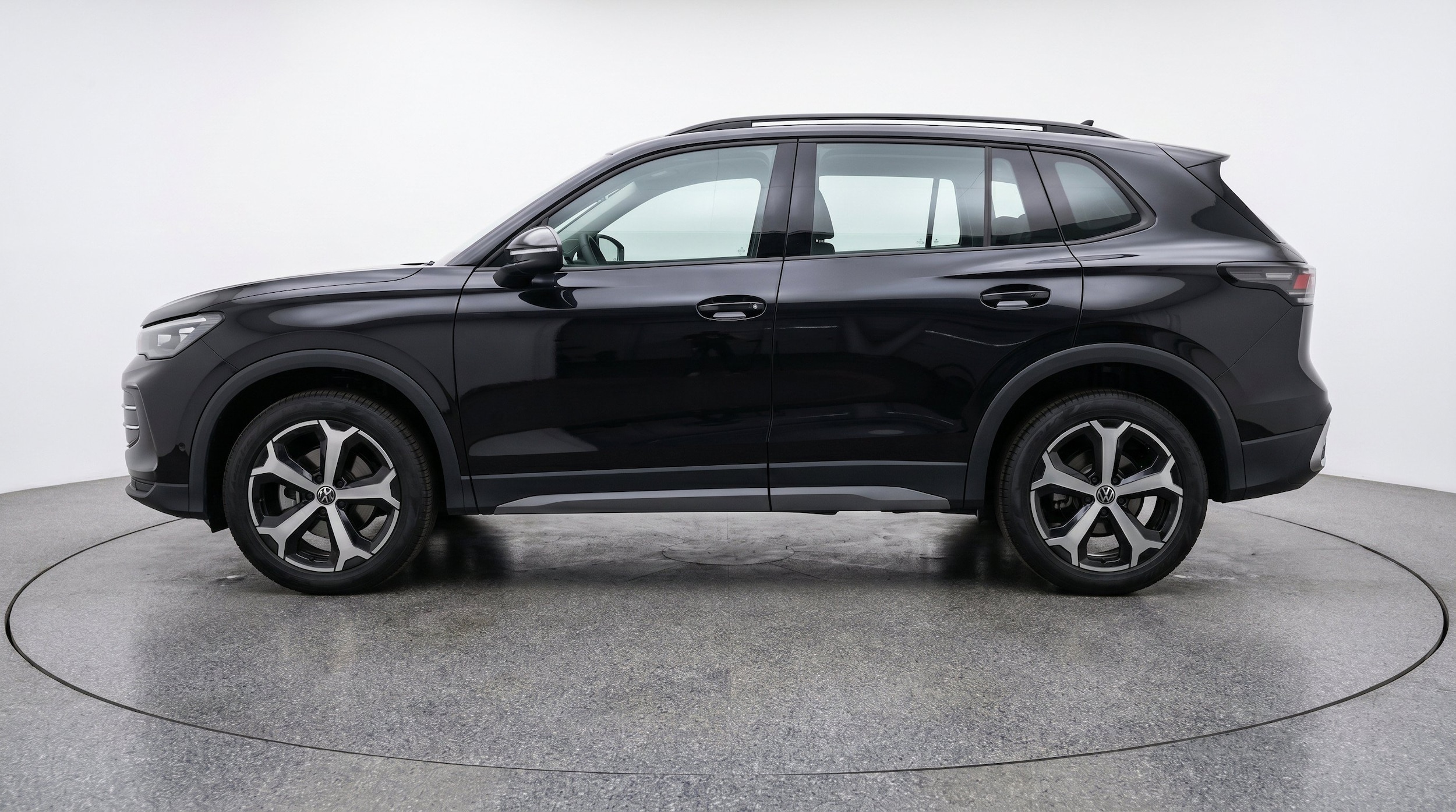 Thumbnail: 2026 Volkswagen Tiguan - 5
