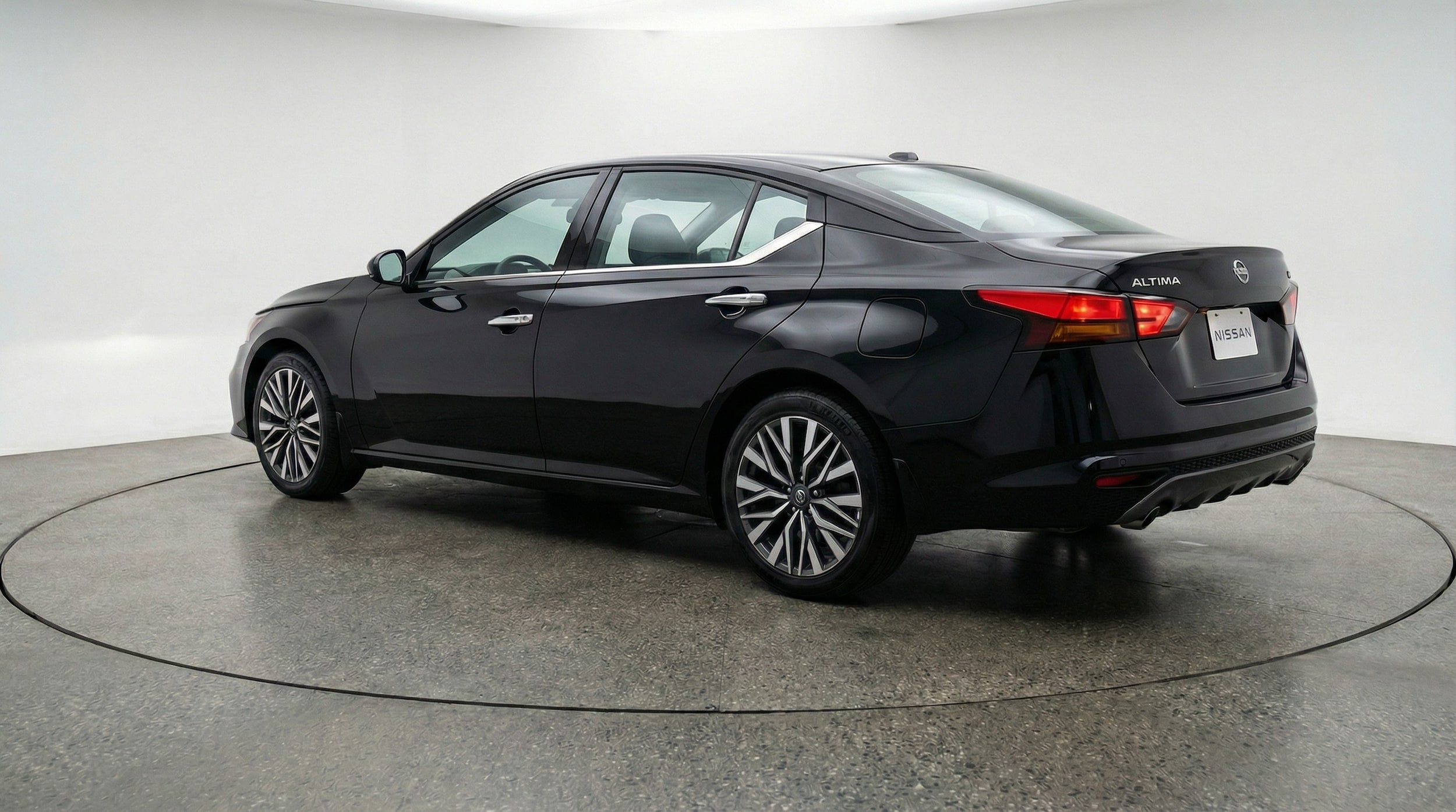 Thumbnail: 2025 Nissan Altima - 5