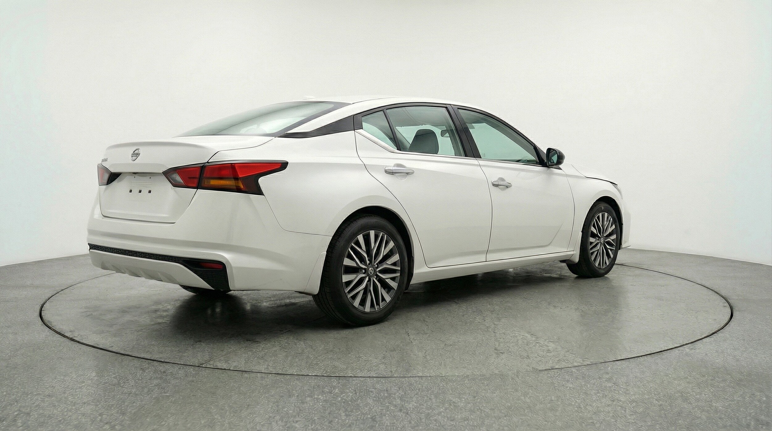 Thumbnail: 2025 Nissan Altima - 9