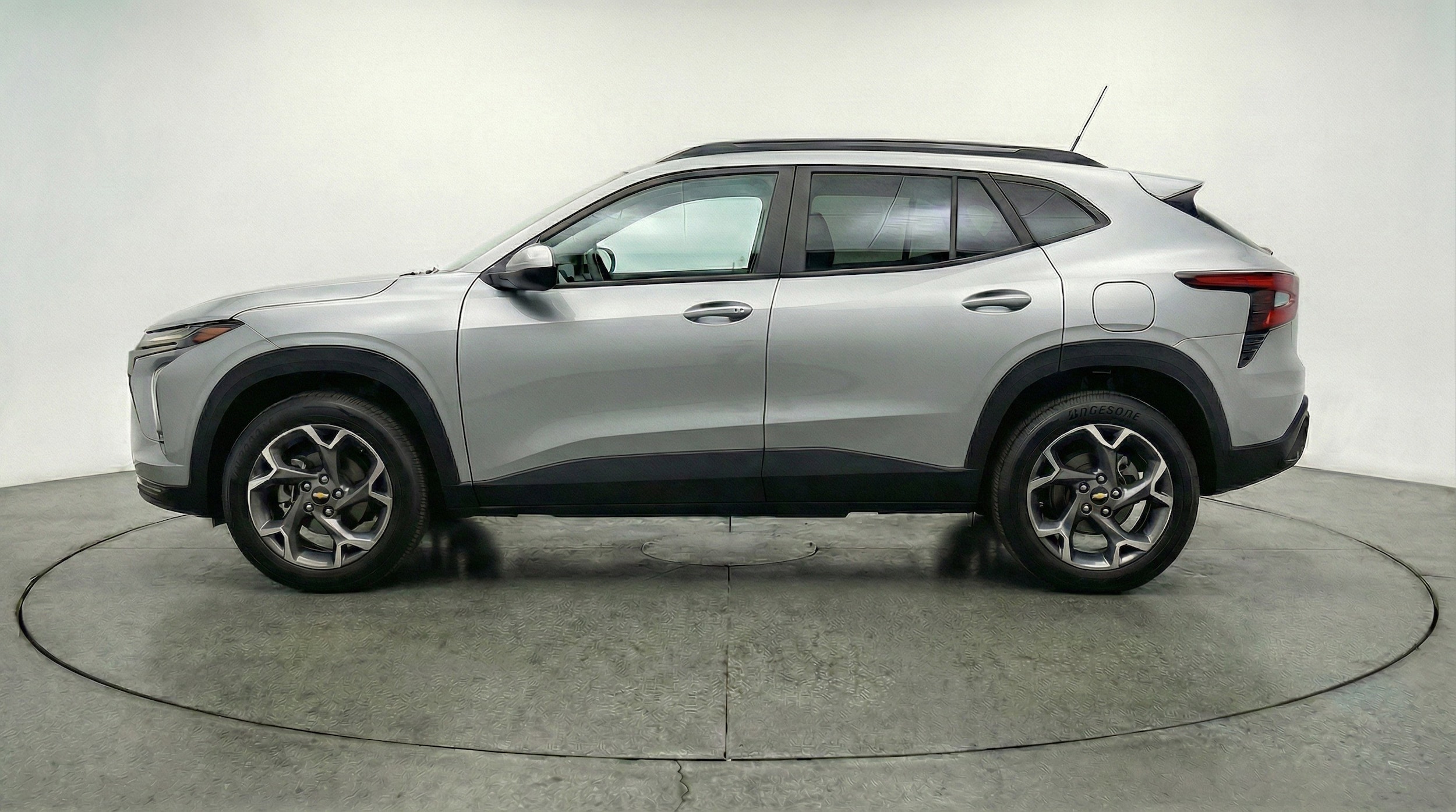 Thumbnail: 2025 Chevrolet Trax - 5