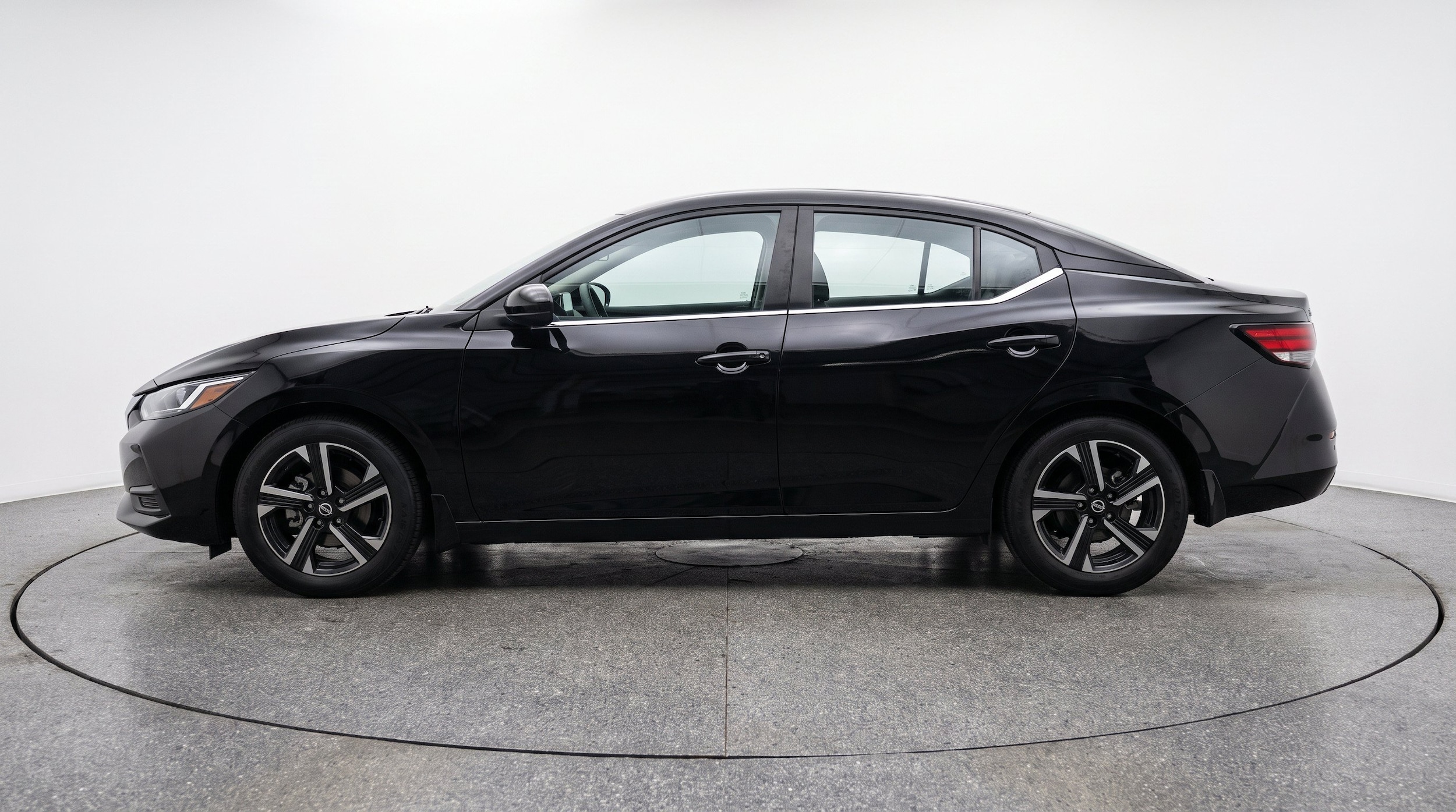 Thumbnail: 2025 Nissan Sentra - 5