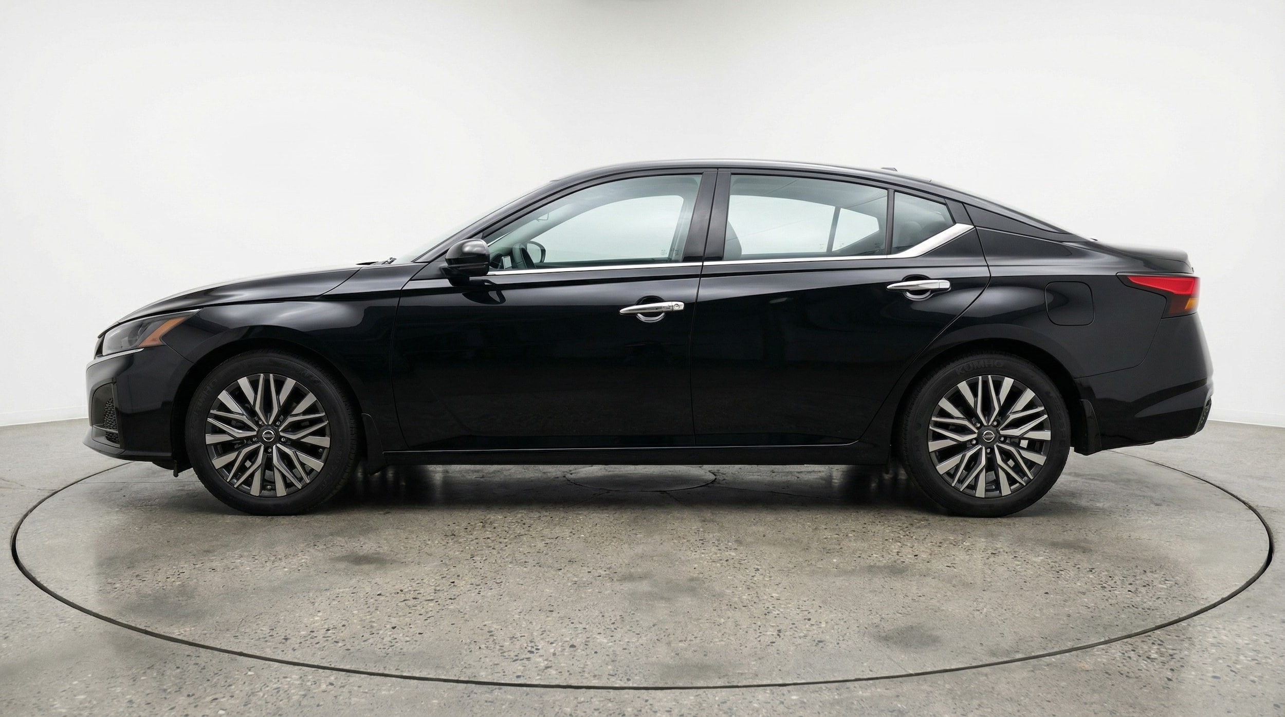 Thumbnail: 2025 Nissan Altima - 4