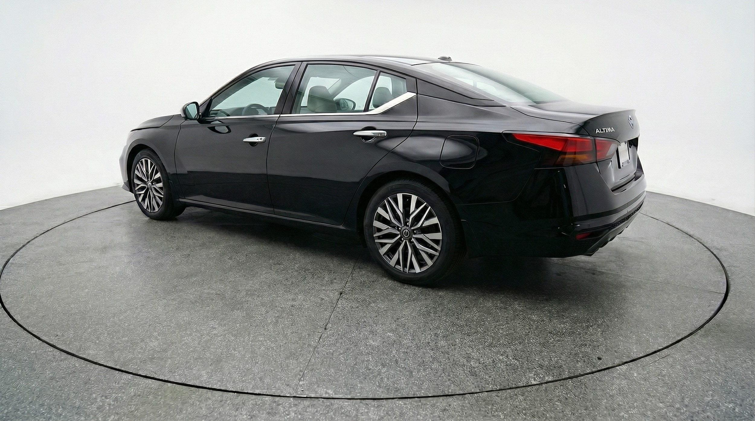 Thumbnail: 2025 Nissan Altima - 5