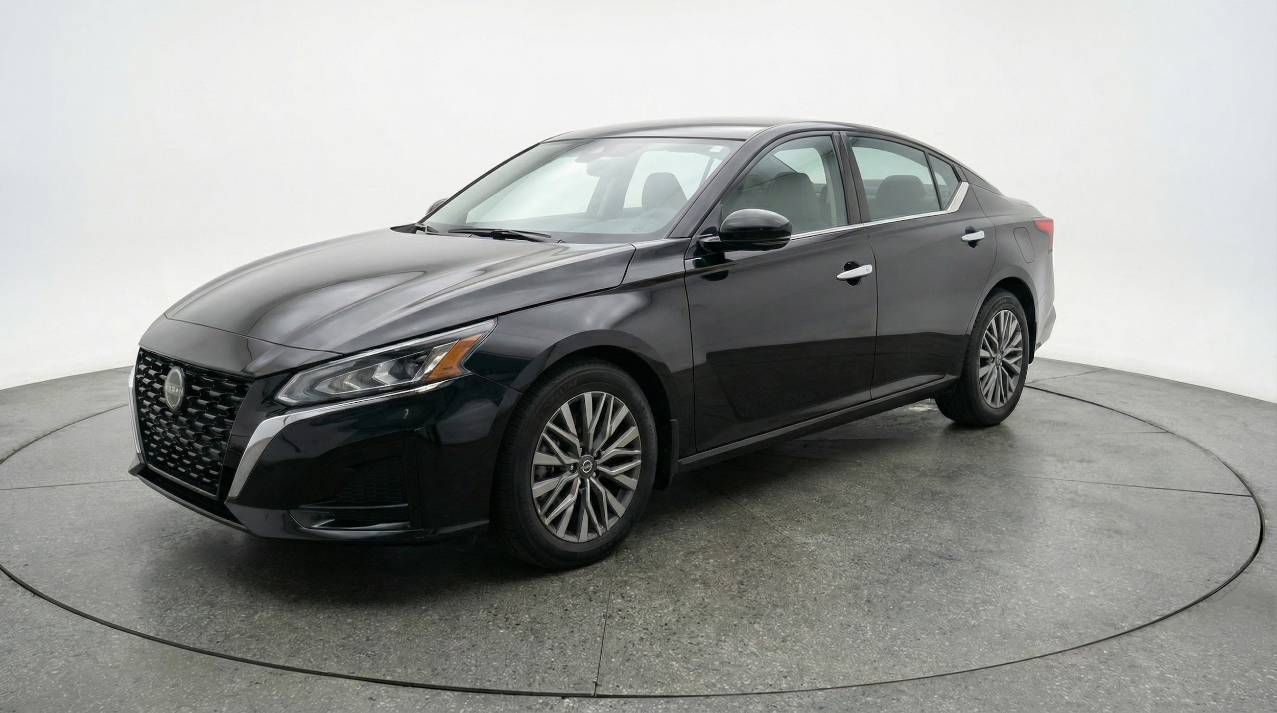 Thumbnail: 2025 Nissan Altima - 3