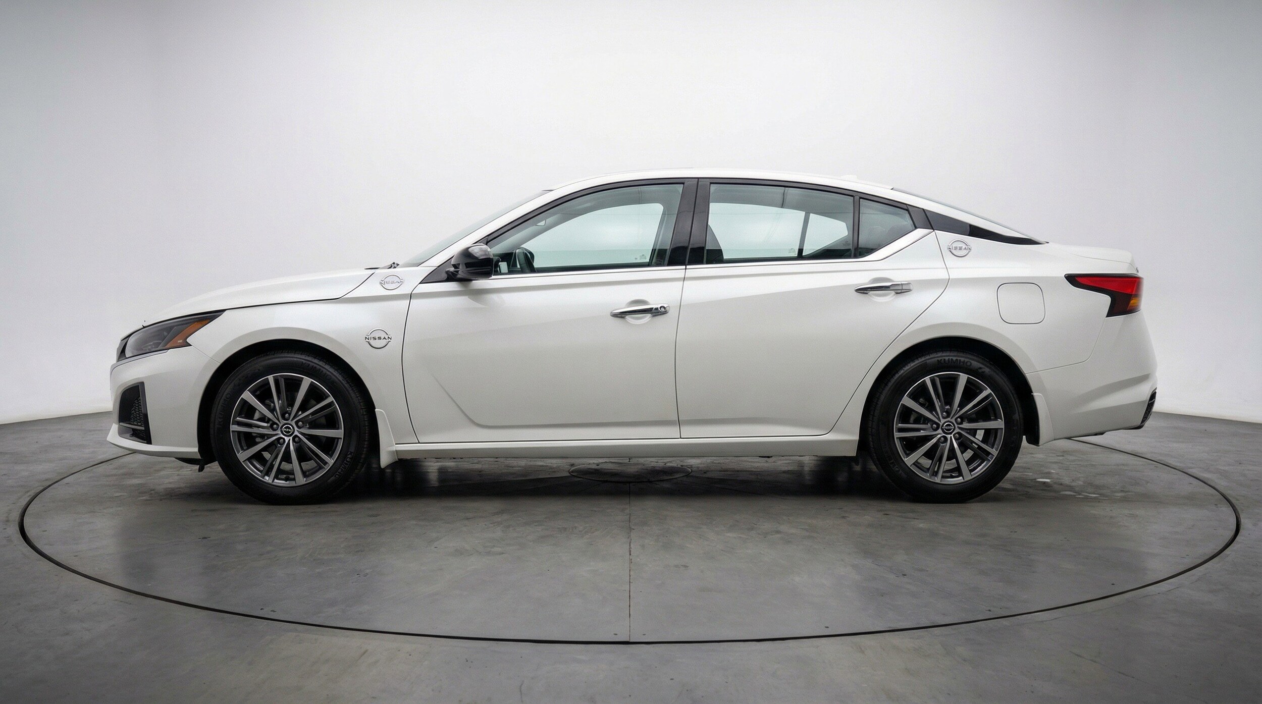 Thumbnail: 2025 Nissan Altima - 5