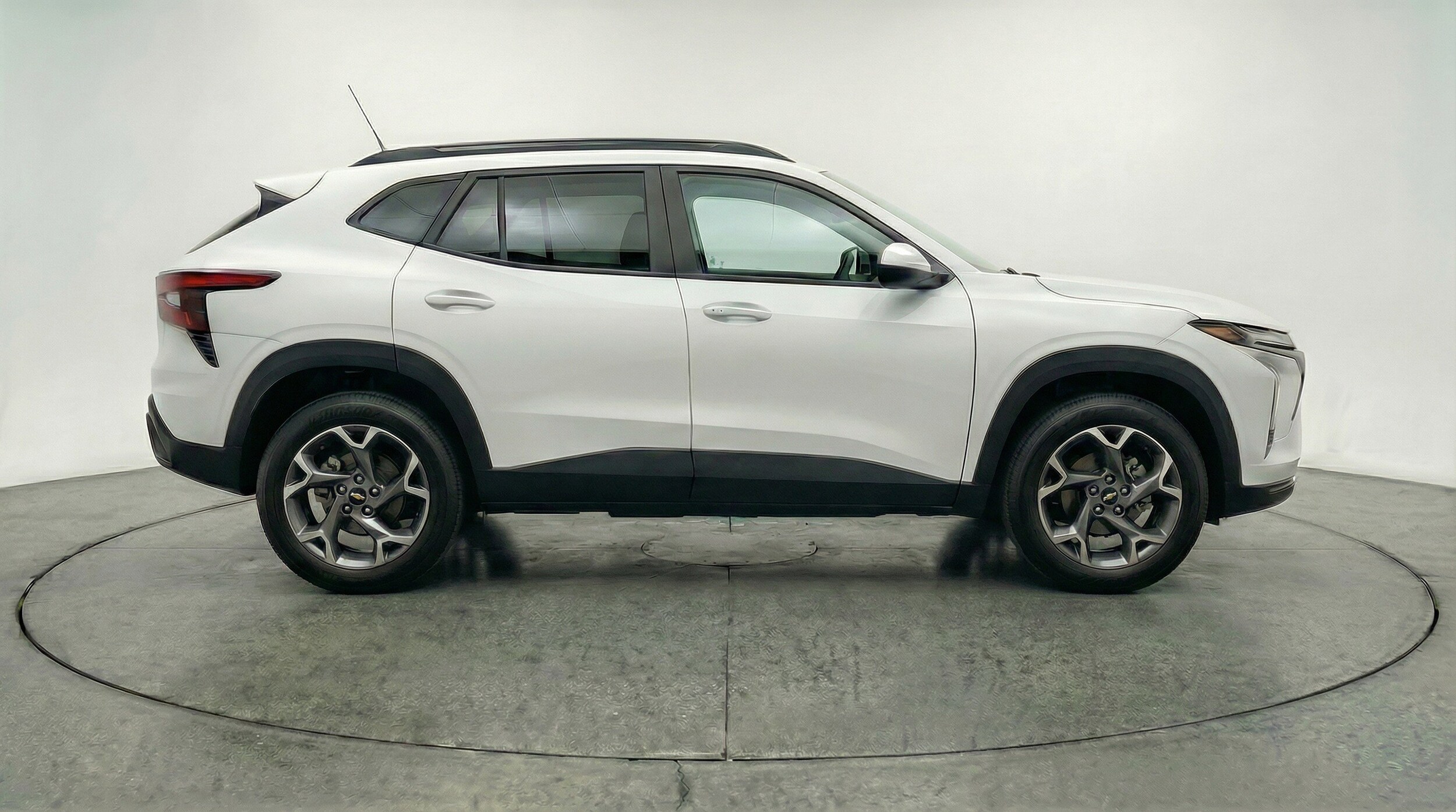 Thumbnail: 2025 Chevrolet Trax - 11